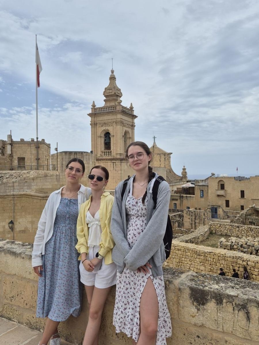 Zdjęcie w galerii na portalu naszraciborz.pl: Słońce, praca i przygoda: tak młodzież CKZiU nr 1 zdobywała Maltę! wiadomości z regionu