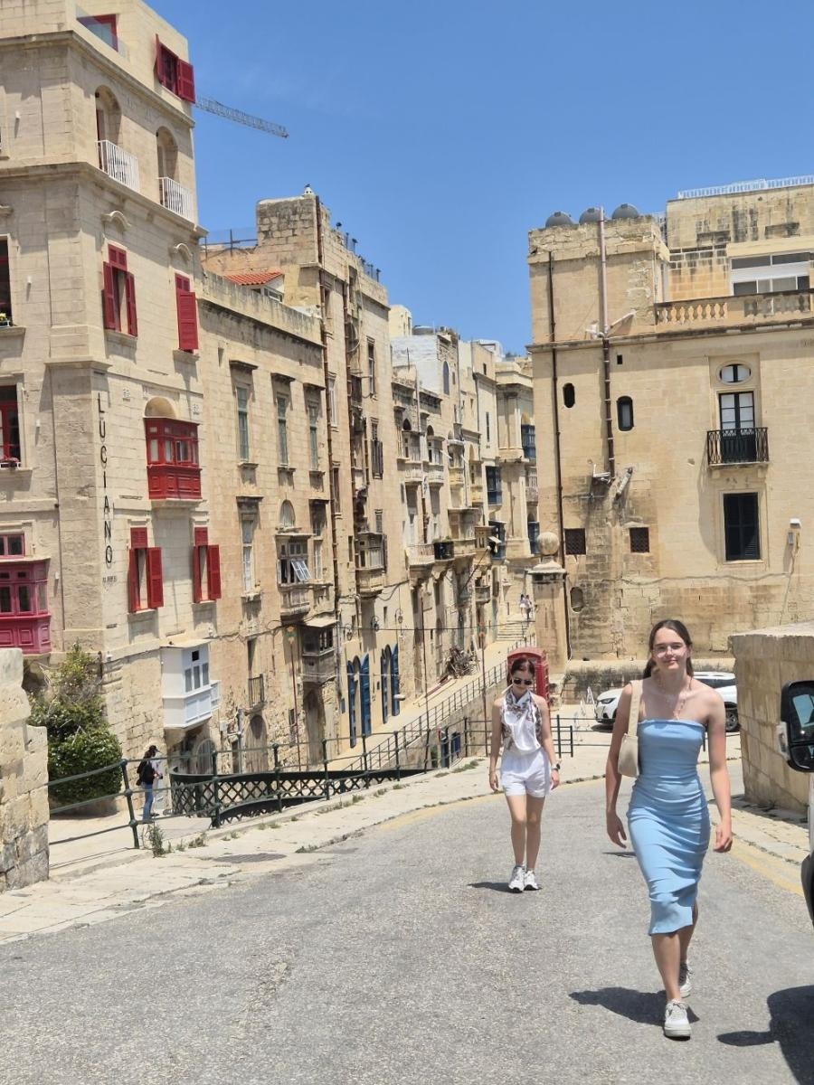 Zdjęcie w galerii na portalu naszraciborz.pl: Słońce, praca i przygoda: tak młodzież CKZiU nr 1 zdobywała Maltę! wiadomości z regionu