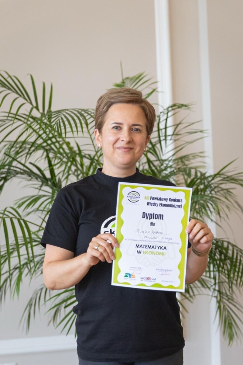 Zdjęcie w galerii na portalu naszraciborz.pl: Matematyka i ekonomia w jednej grze – emocjonująca rywalizacja uczniów z całego powiatu wiadomości z regionu