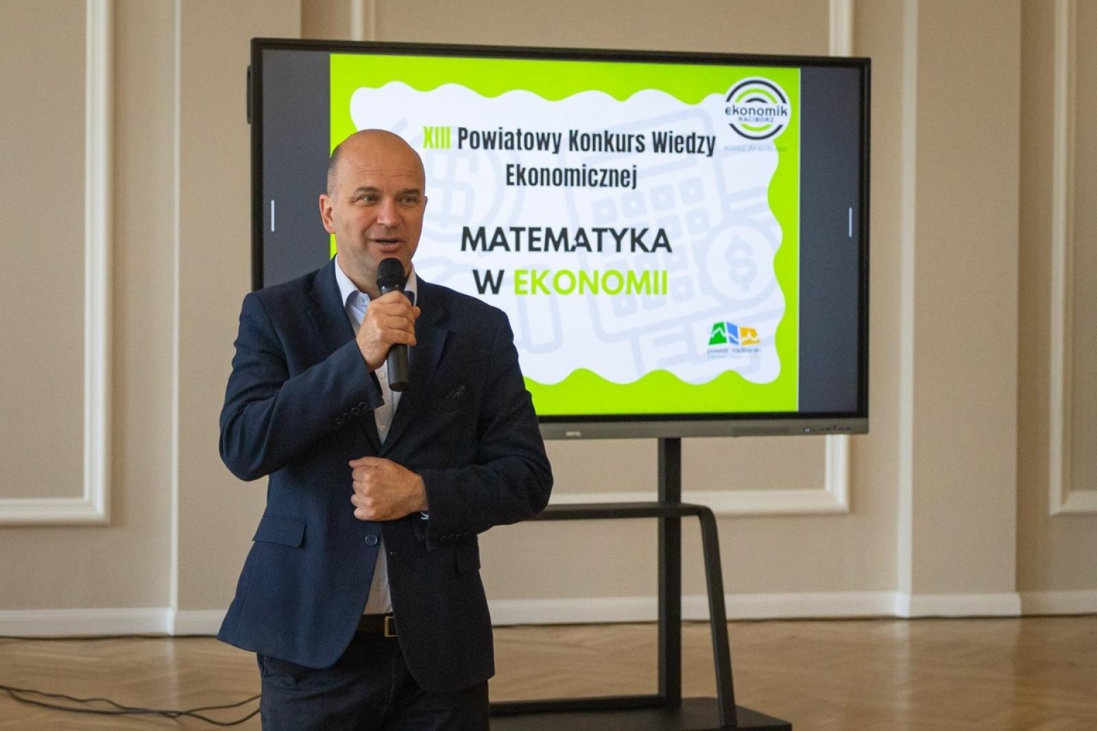 Zdjęcie w galerii na portalu naszraciborz.pl: Matematyka i ekonomia w jednej grze – emocjonująca rywalizacja uczniów z całego powiatu wiadomości z regionu