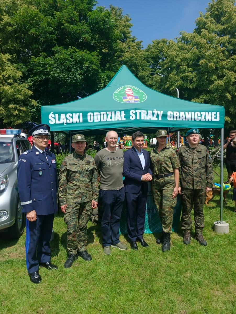 Zdjęcie w galerii na portalu naszraciborz.pl: Służby Dzieciom – ZSOMS świętowało Dzień Dziecka w mundurowym stylu! wiadomości z regionu