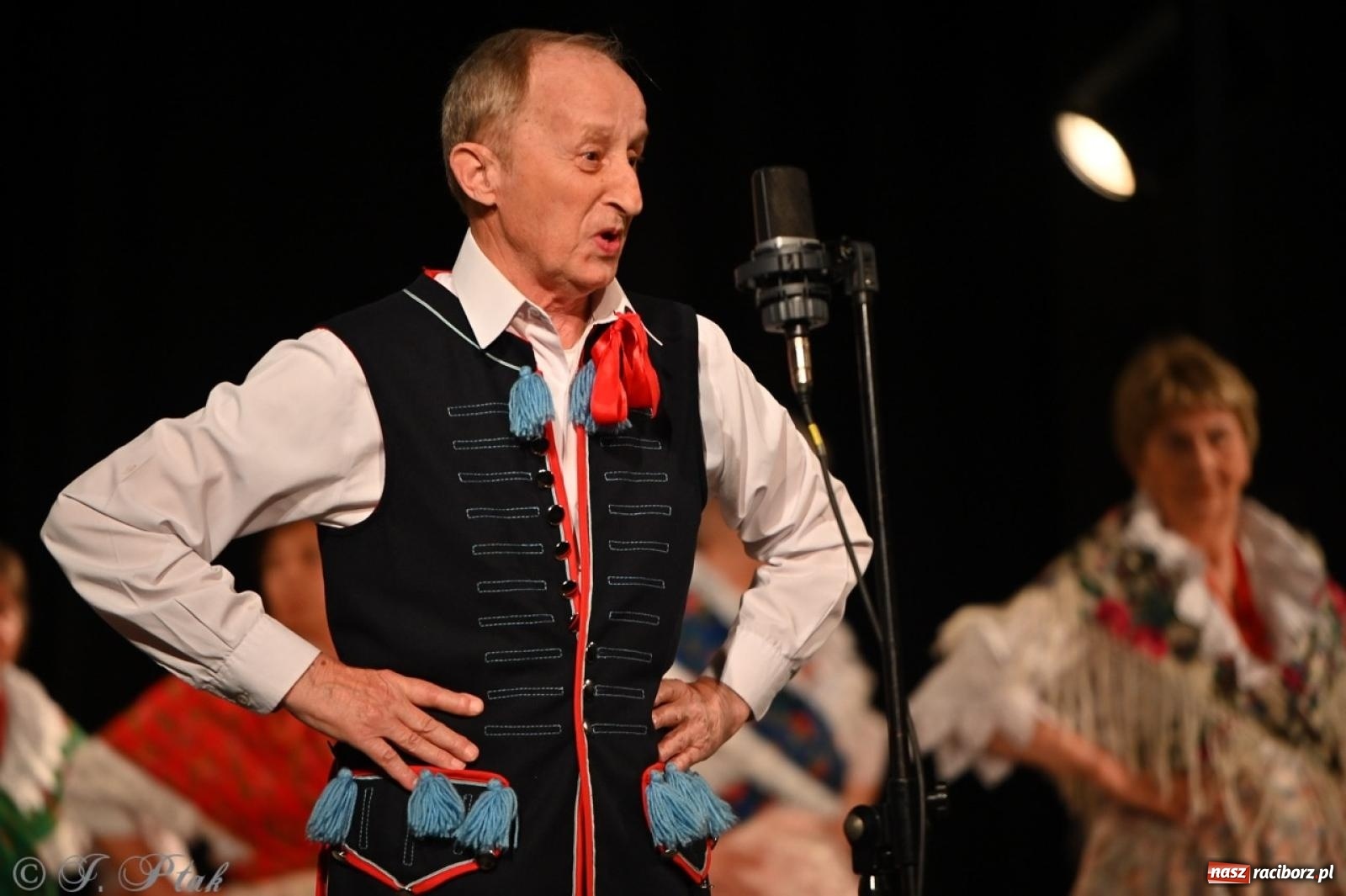 Zdjęcie w galerii na portalu naszraciborz.pl: Trzy pokolenia Strzechy na jednej scenie – koncert podsumowujący rok artystyczny wiadomości z regionu