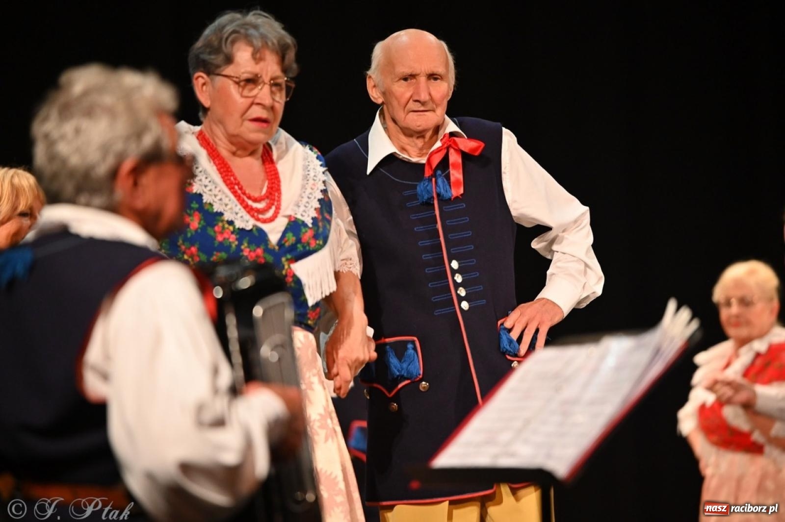 Zdjęcie w galerii na portalu naszraciborz.pl: Trzy pokolenia Strzechy na jednej scenie – koncert podsumowujący rok artystyczny wiadomości z regionu