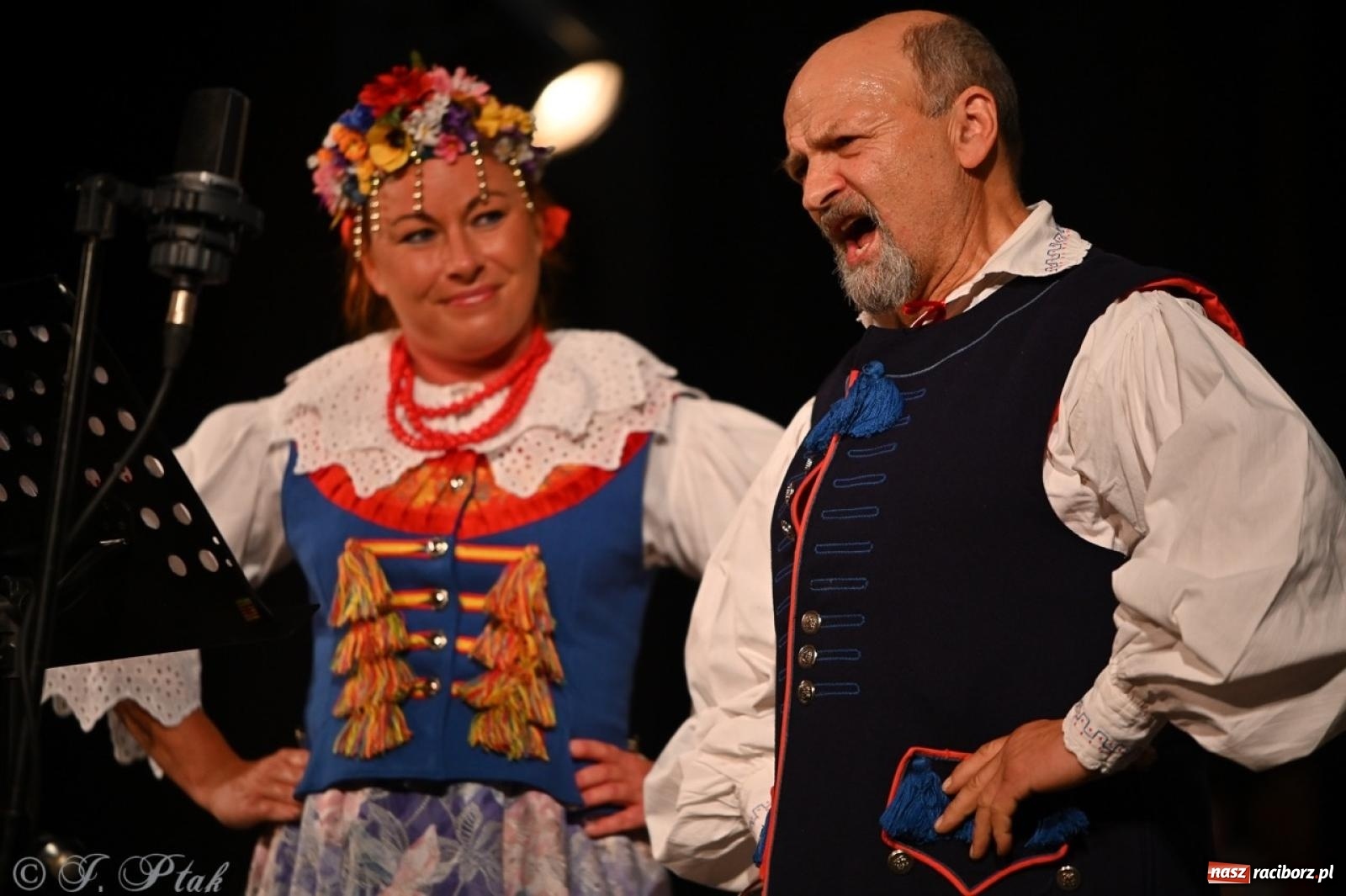 Zdjęcie w galerii na portalu naszraciborz.pl: Trzy pokolenia Strzechy na jednej scenie – koncert podsumowujący rok artystyczny wiadomości z regionu