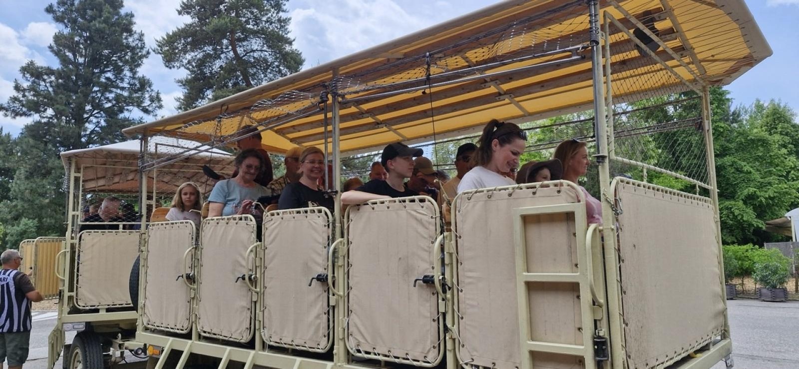 Zdjęcie w galerii na portalu naszraciborz.pl: Wycieczka PTTK Racibórz do ZOO Safari w Czechach  wiadomości z regionu