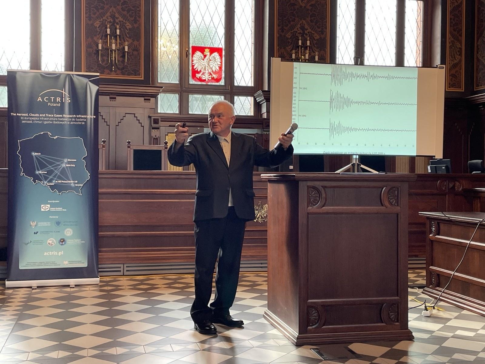 Zdjęcie w galerii na portalu naszraciborz.pl: Co wisi w powietrzu nad Raciborzem? Konferencja ACTRIS-PL przyciągnęła pasjonatów nauki i klimatu wiadomości z regionu