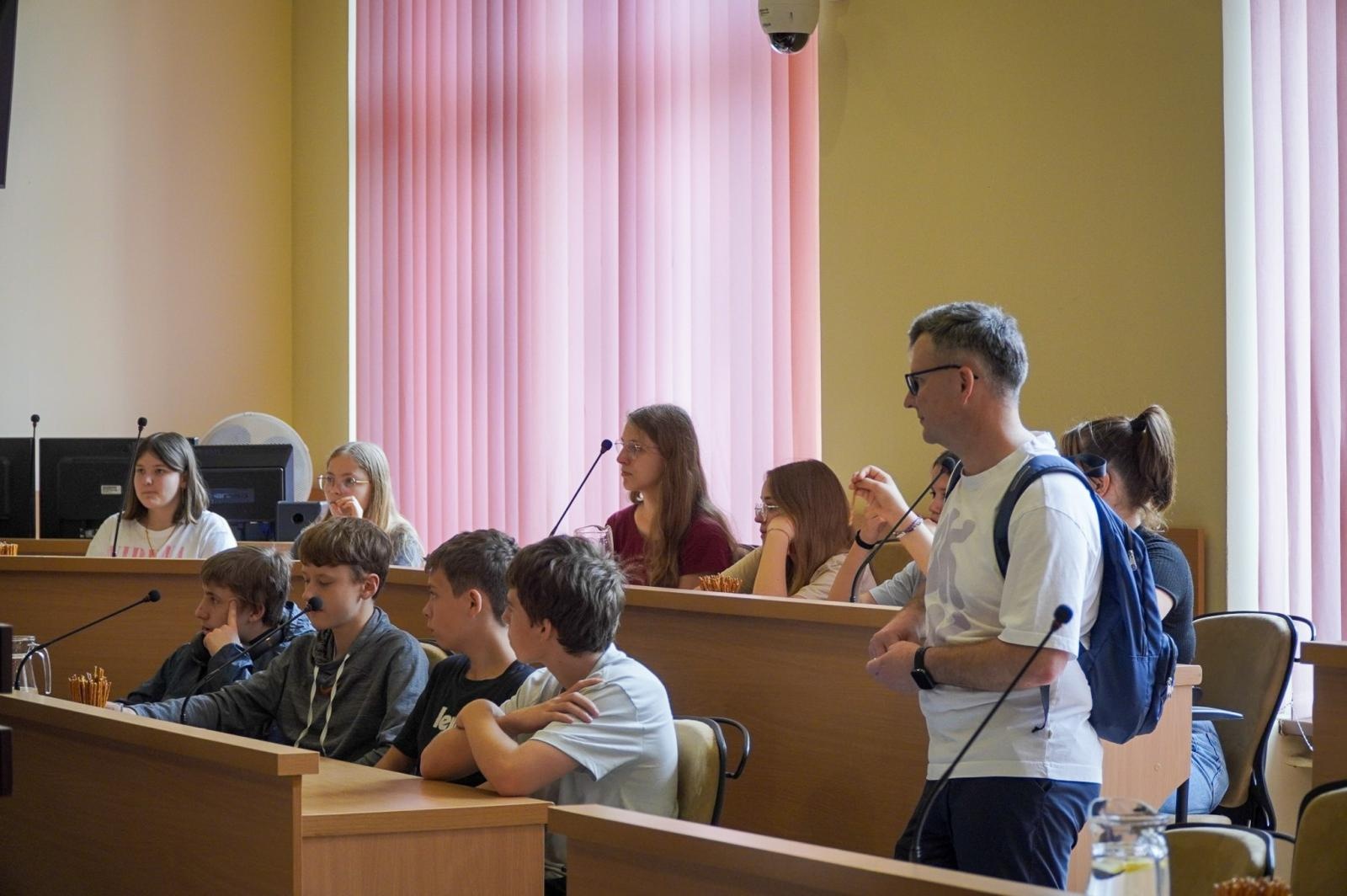 Zdjęcie w galerii na portalu naszraciborz.pl: Delegacja uczniów z Roth z wizytą w raciborskim magistracie wiadomości z regionu