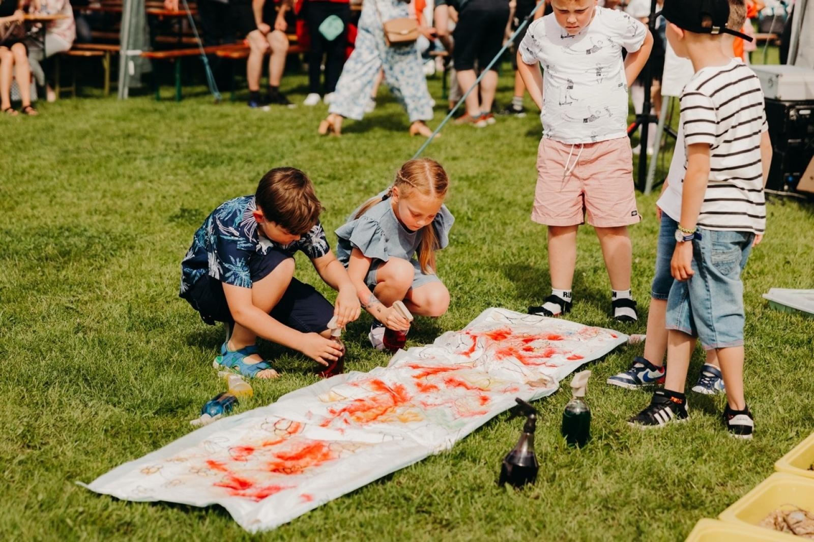 Zdjęcie w galerii na portalu naszraciborz.pl: Dzień Dziecka w Studziennej na festynie rodzinnym wiadomości z regionu