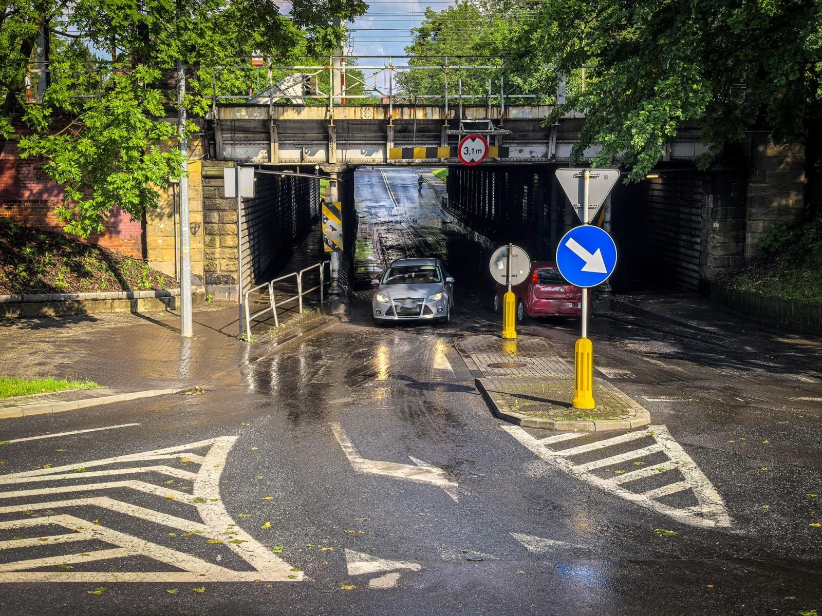 Zdjęcie w galerii na portalu naszraciborz.pl: Kolejna nawałnica nad Raciborzem: zalane ulice, powalone drzewa i uszkodzenia infrastruktury wiadomości z regionu