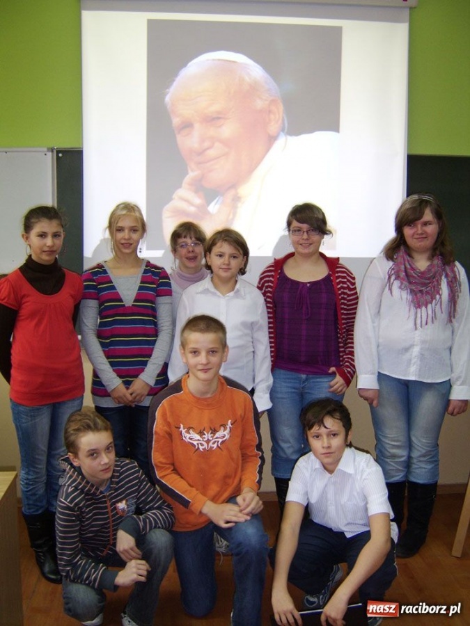 Zdjęcie w galerii na portalu naszraciborz.pl: Santo subito - Santo sempre wiadomości z regionu