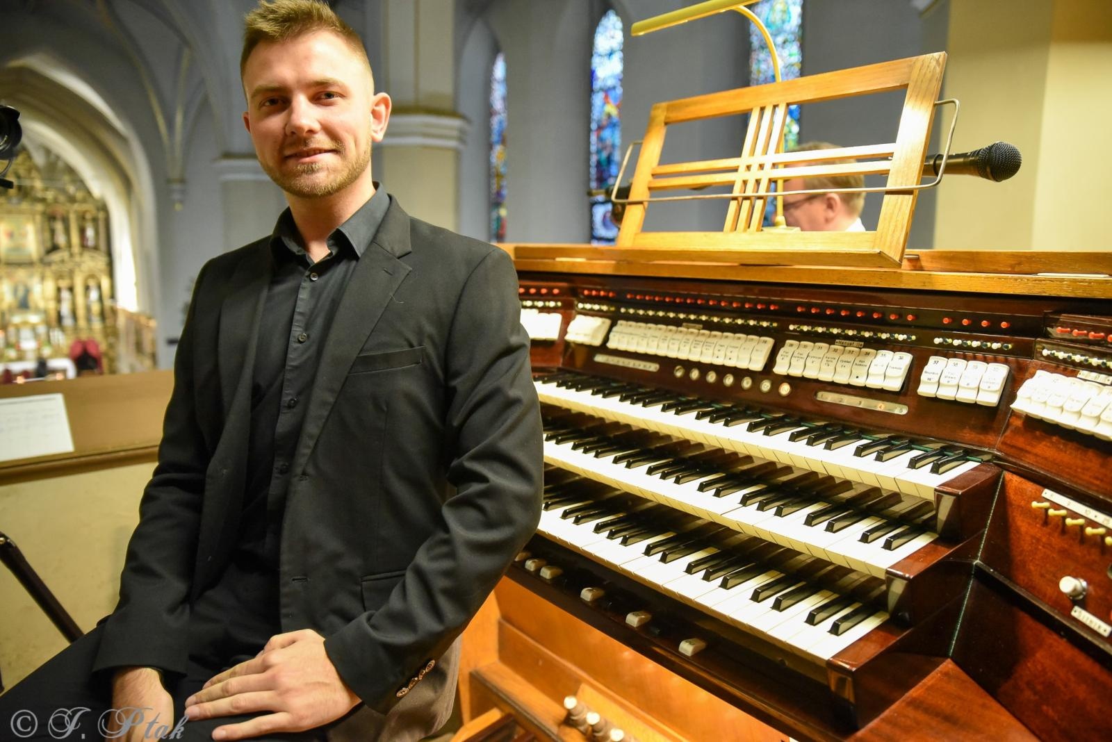 Zdjęcie w galerii na portalu naszraciborz.pl: Wyjątkowy koncert w kaplicy zamkowej. Zabrzmią odrestaurowane organy wiadomości z regionu