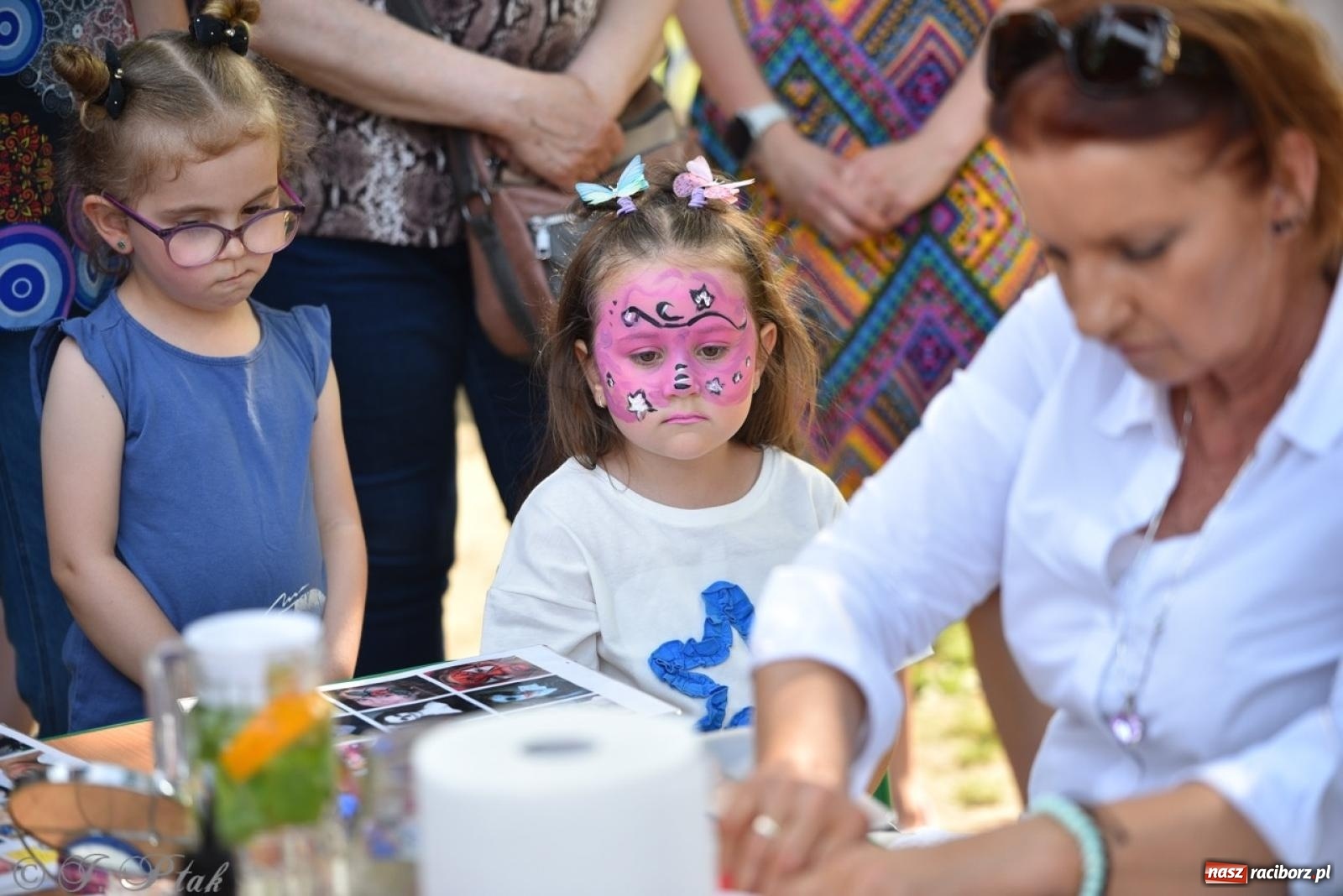 Zdjęcie w galerii na portalu naszraciborz.pl: Radość, śmiech i wspólna zabawa – rodzinny festyn w Przedszkolu nr 26 [FOTO i WIDEO] wiadomości z regionu
