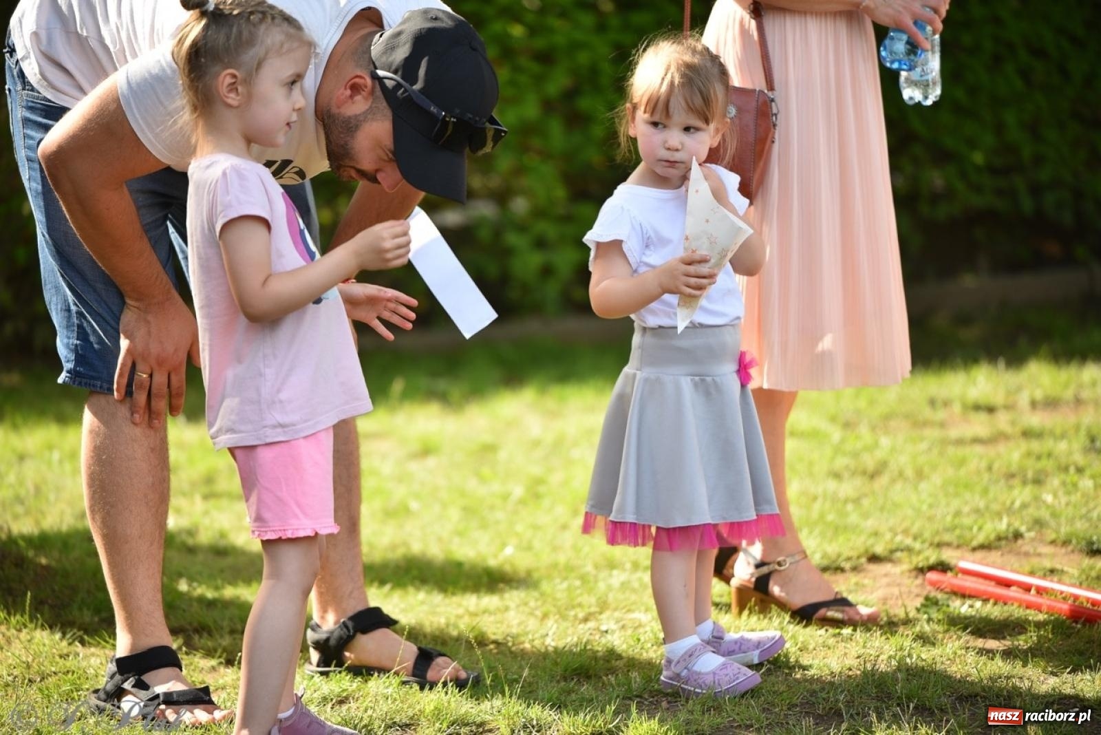 Zdjęcie w galerii na portalu naszraciborz.pl: Radość, śmiech i wspólna zabawa – rodzinny festyn w Przedszkolu nr 26 [FOTO i WIDEO] wiadomości z regionu