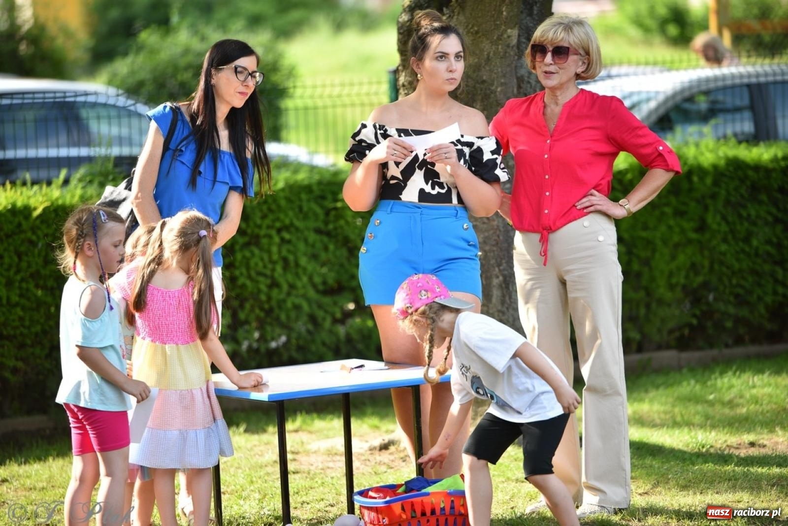 Zdjęcie w galerii na portalu naszraciborz.pl: Radość, śmiech i wspólna zabawa – rodzinny festyn w Przedszkolu nr 26 [FOTO i WIDEO] wiadomości z regionu