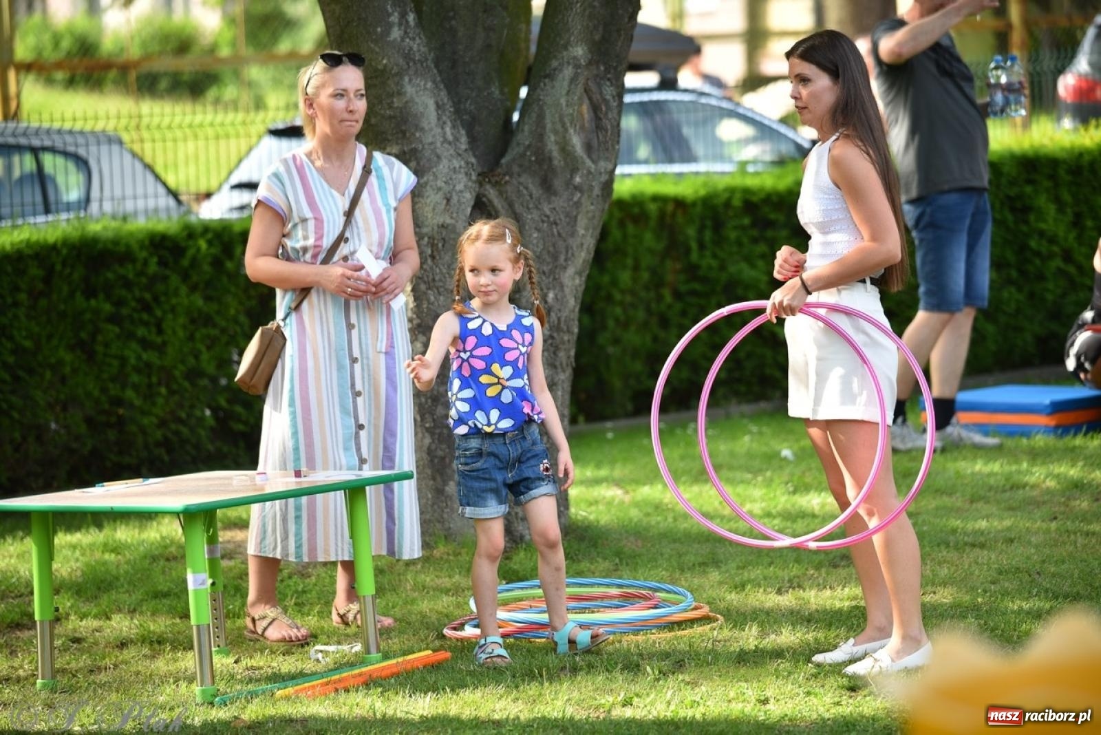 Zdjęcie w galerii na portalu naszraciborz.pl: Radość, śmiech i wspólna zabawa – rodzinny festyn w Przedszkolu nr 26 [FOTO i WIDEO] wiadomości z regionu