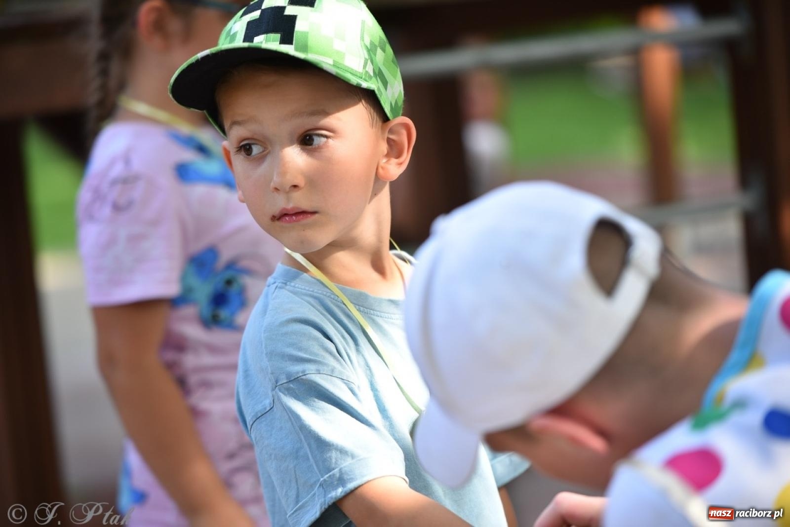 Zdjęcie w galerii na portalu naszraciborz.pl: Radość, śmiech i wspólna zabawa – rodzinny festyn w Przedszkolu nr 26 [FOTO i WIDEO] wiadomości z regionu