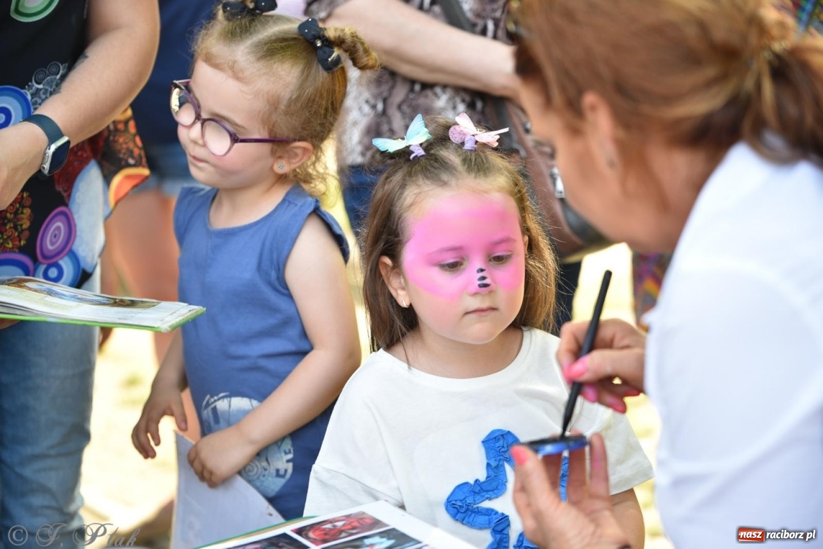 Zdjęcie w galerii na portalu naszraciborz.pl: Radość, śmiech i wspólna zabawa – rodzinny festyn w Przedszkolu nr 26 [FOTO i WIDEO] wiadomości z regionu