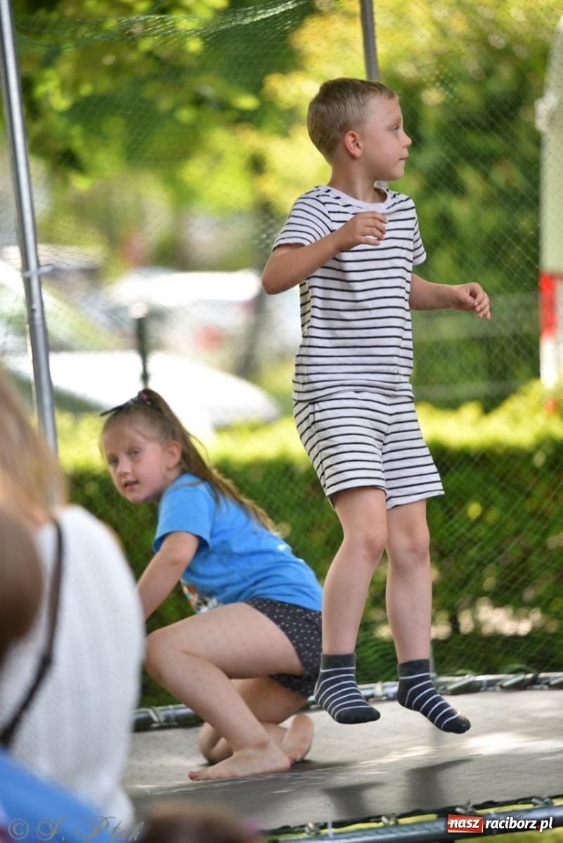 Zdjęcie w galerii na portalu naszraciborz.pl: Radość, śmiech i wspólna zabawa – rodzinny festyn w Przedszkolu nr 26 [FOTO i WIDEO] wiadomości z regionu