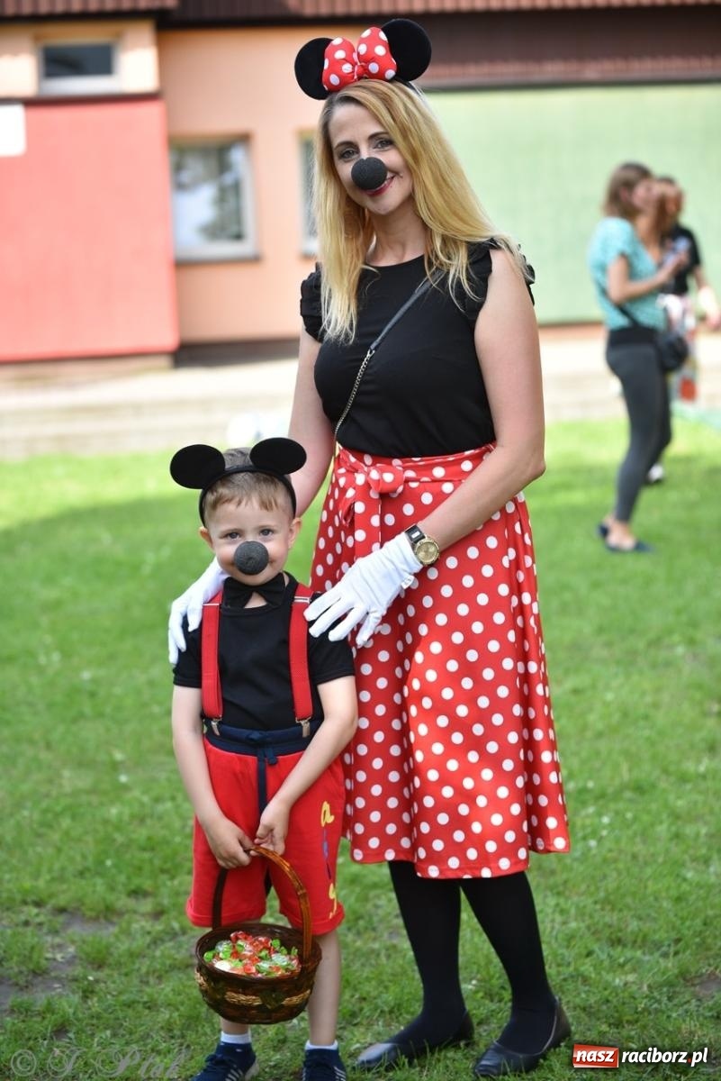 Zdjęcie w galerii na portalu naszraciborz.pl: Radość, śmiech i wspólna zabawa – rodzinny festyn w Przedszkolu nr 26 [FOTO i WIDEO] wiadomości z regionu