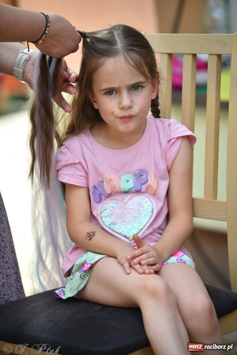 Zdjęcie w galerii na portalu naszraciborz.pl: Radość, śmiech i wspólna zabawa – rodzinny festyn w Przedszkolu nr 26 [FOTO i WIDEO] wiadomości z regionu