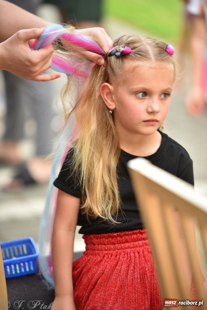Zdjęcie w galerii na portalu naszraciborz.pl: Radość, śmiech i wspólna zabawa – rodzinny festyn w Przedszkolu nr 26 [FOTO i WIDEO] wiadomości z regionu