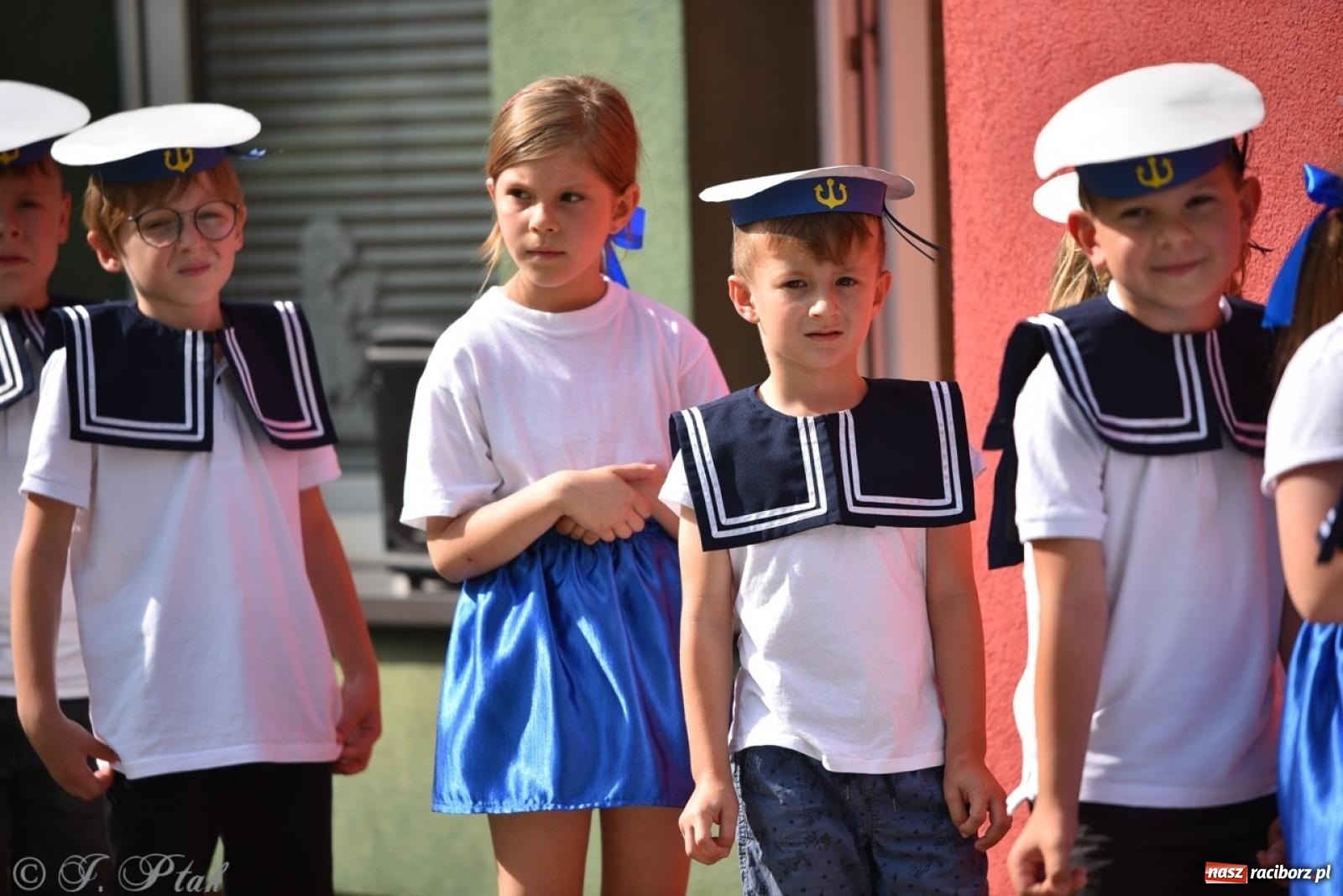 Zdjęcie w galerii na portalu naszraciborz.pl: Radość, śmiech i wspólna zabawa – rodzinny festyn w Przedszkolu nr 26 [FOTO i WIDEO] wiadomości z regionu