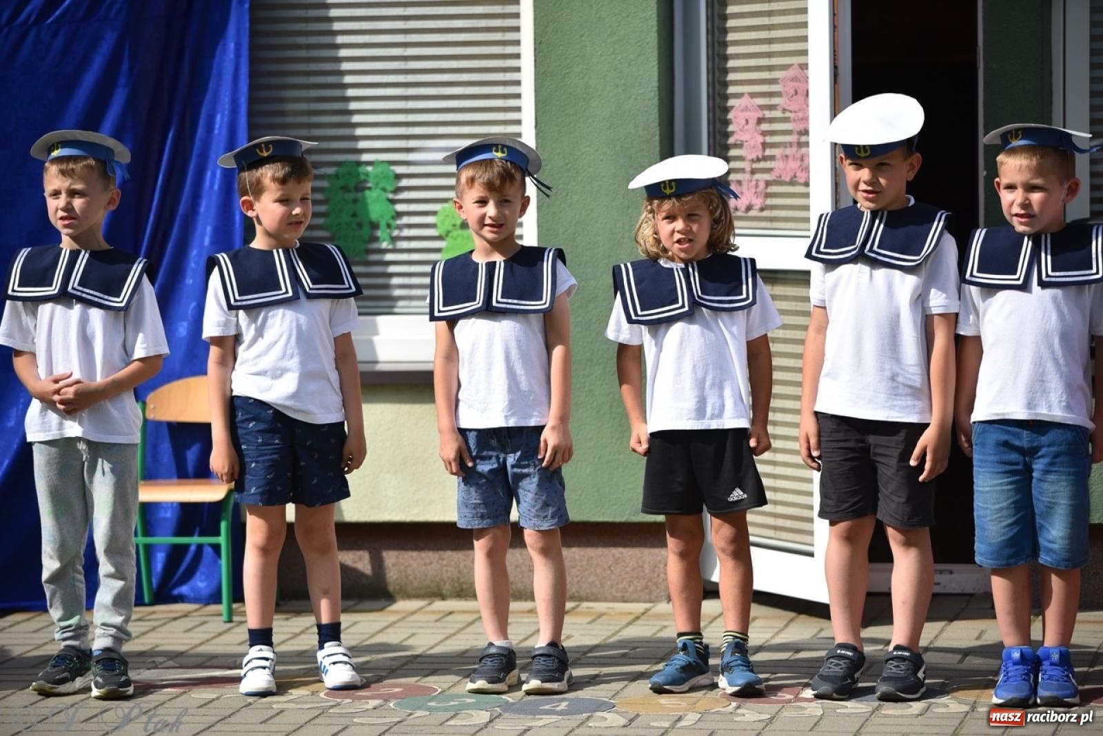 Zdjęcie w galerii na portalu naszraciborz.pl: Radość, śmiech i wspólna zabawa – rodzinny festyn w Przedszkolu nr 26 [FOTO i WIDEO] wiadomości z regionu