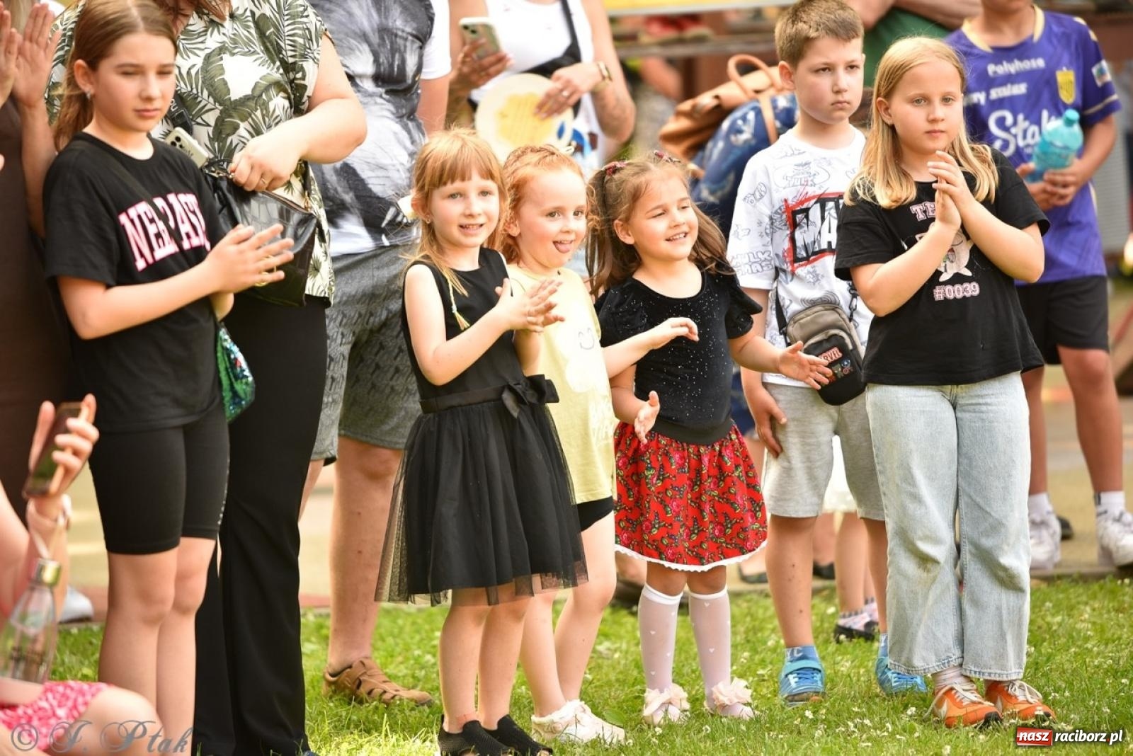 Zdjęcie w galerii na portalu naszraciborz.pl: Radość, śmiech i wspólna zabawa – rodzinny festyn w Przedszkolu nr 26 [FOTO i WIDEO] wiadomości z regionu