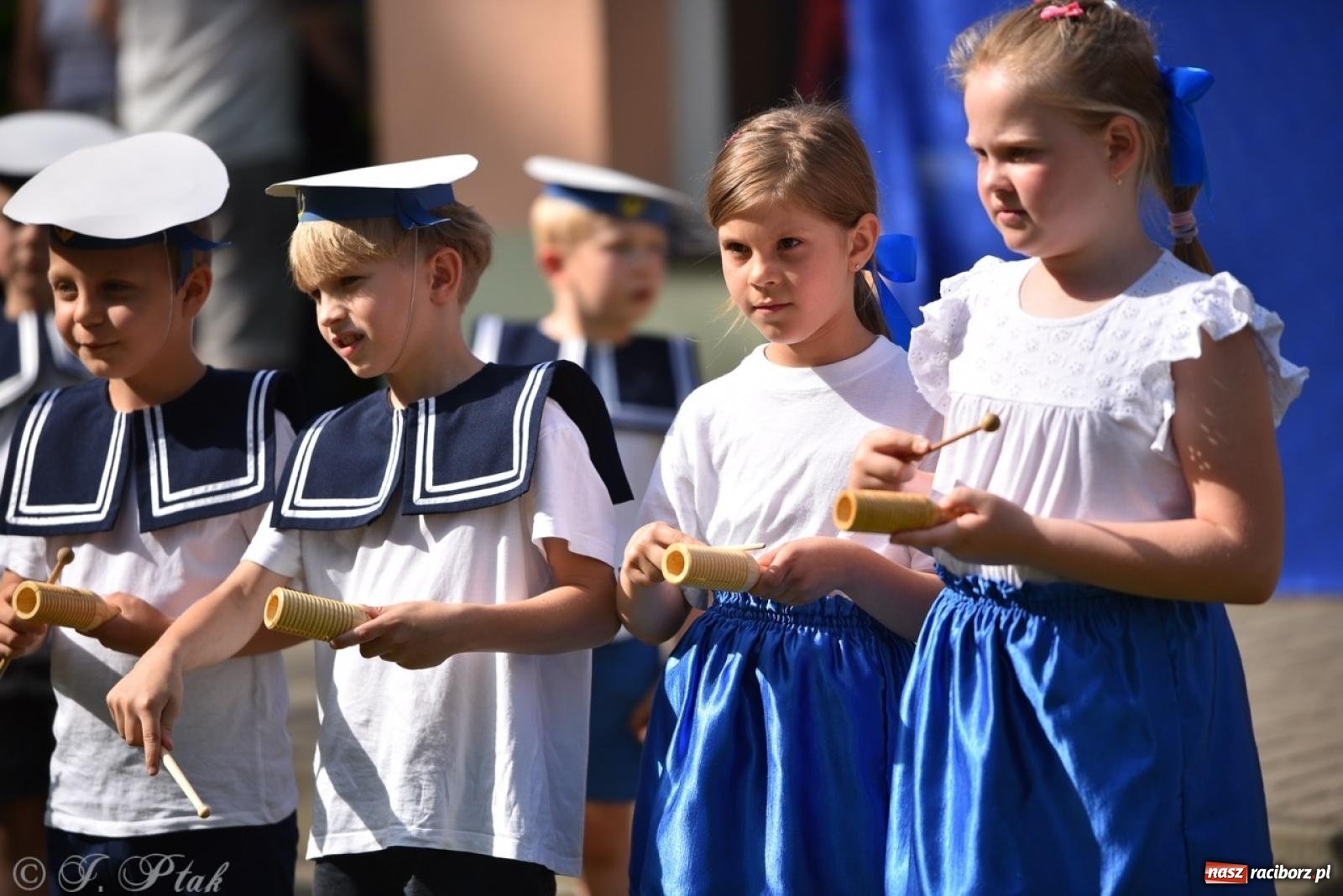 Zdjęcie w galerii na portalu naszraciborz.pl: Radość, śmiech i wspólna zabawa – rodzinny festyn w Przedszkolu nr 26 [FOTO i WIDEO] wiadomości z regionu