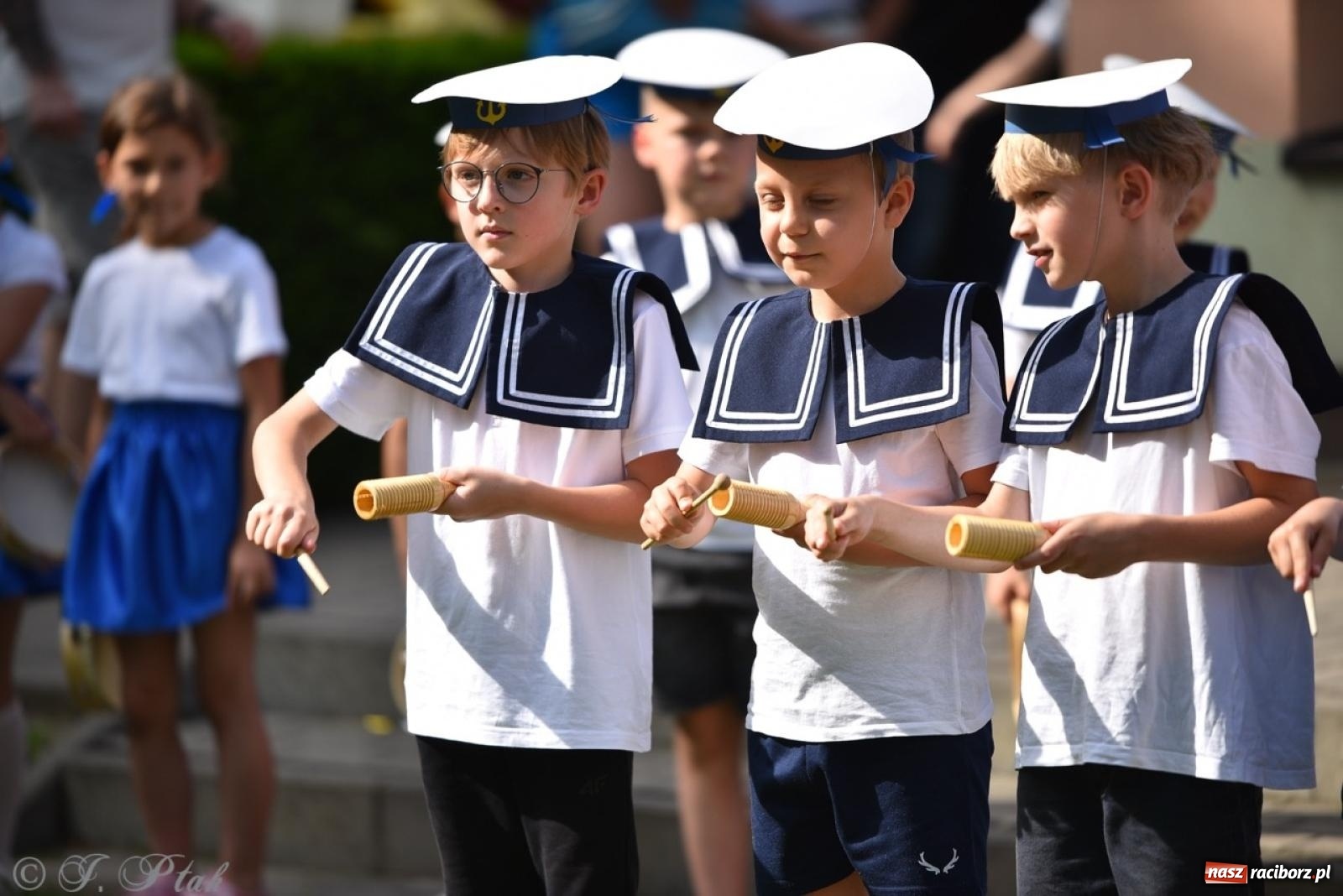 Zdjęcie w galerii na portalu naszraciborz.pl: Radość, śmiech i wspólna zabawa – rodzinny festyn w Przedszkolu nr 26 [FOTO i WIDEO] wiadomości z regionu