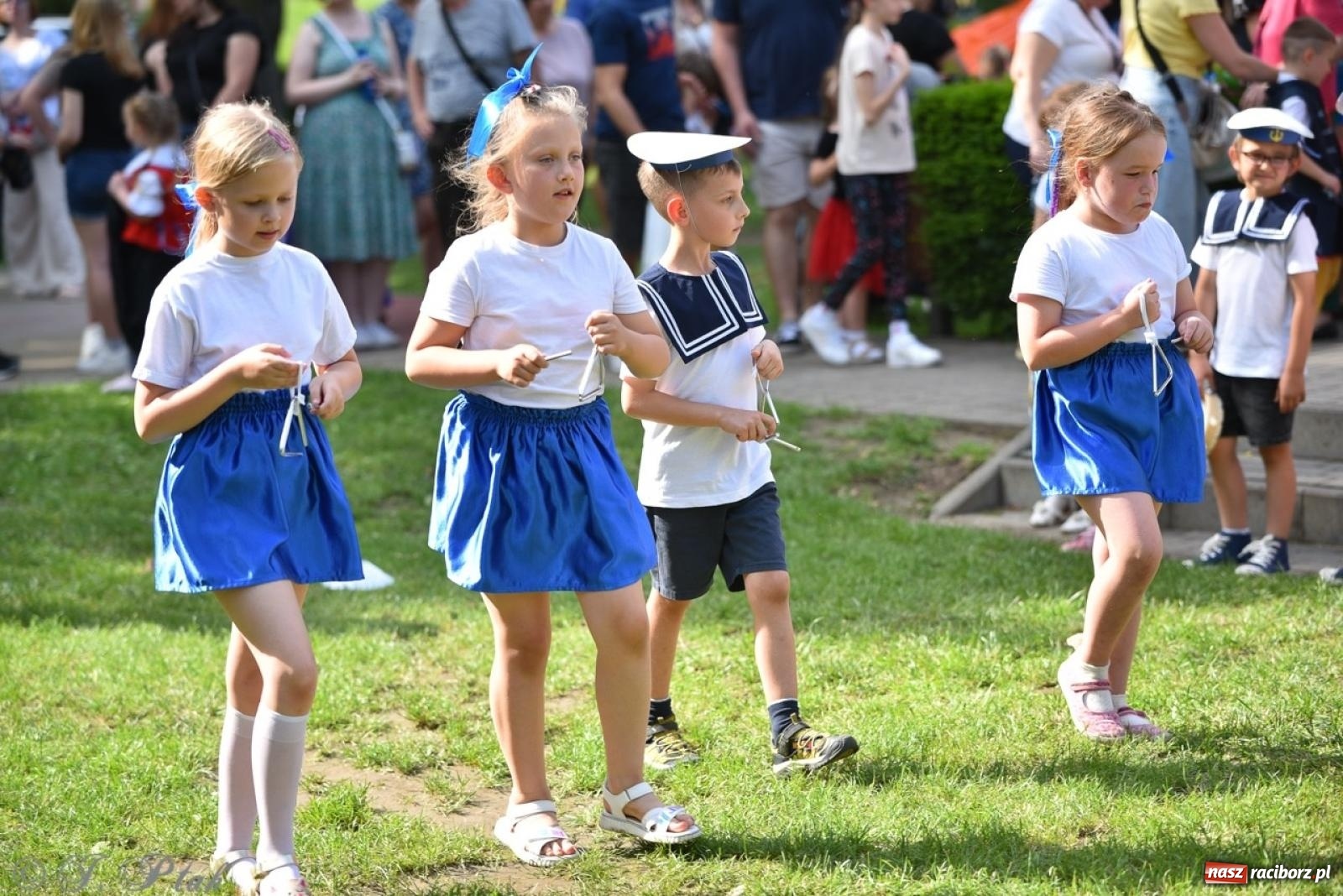 Zdjęcie w galerii na portalu naszraciborz.pl: Radość, śmiech i wspólna zabawa – rodzinny festyn w Przedszkolu nr 26 [FOTO i WIDEO] wiadomości z regionu