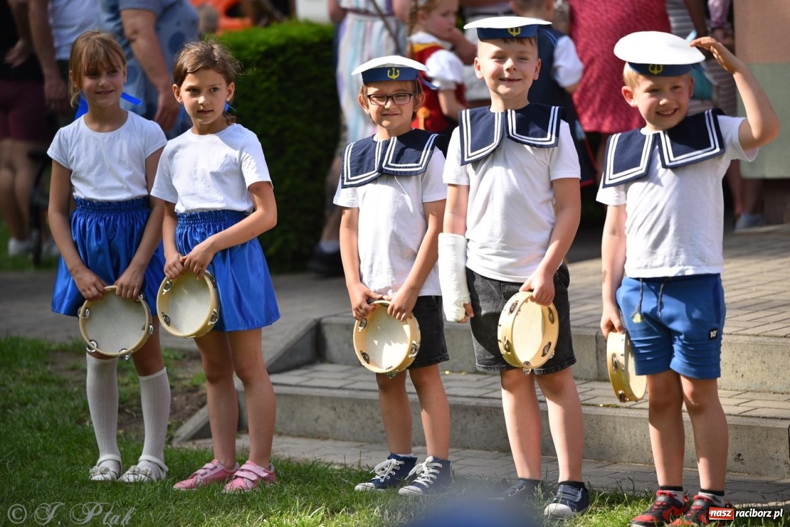 Zdjęcie w galerii na portalu naszraciborz.pl: Radość, śmiech i wspólna zabawa – rodzinny festyn w Przedszkolu nr 26 [FOTO i WIDEO] wiadomości z regionu