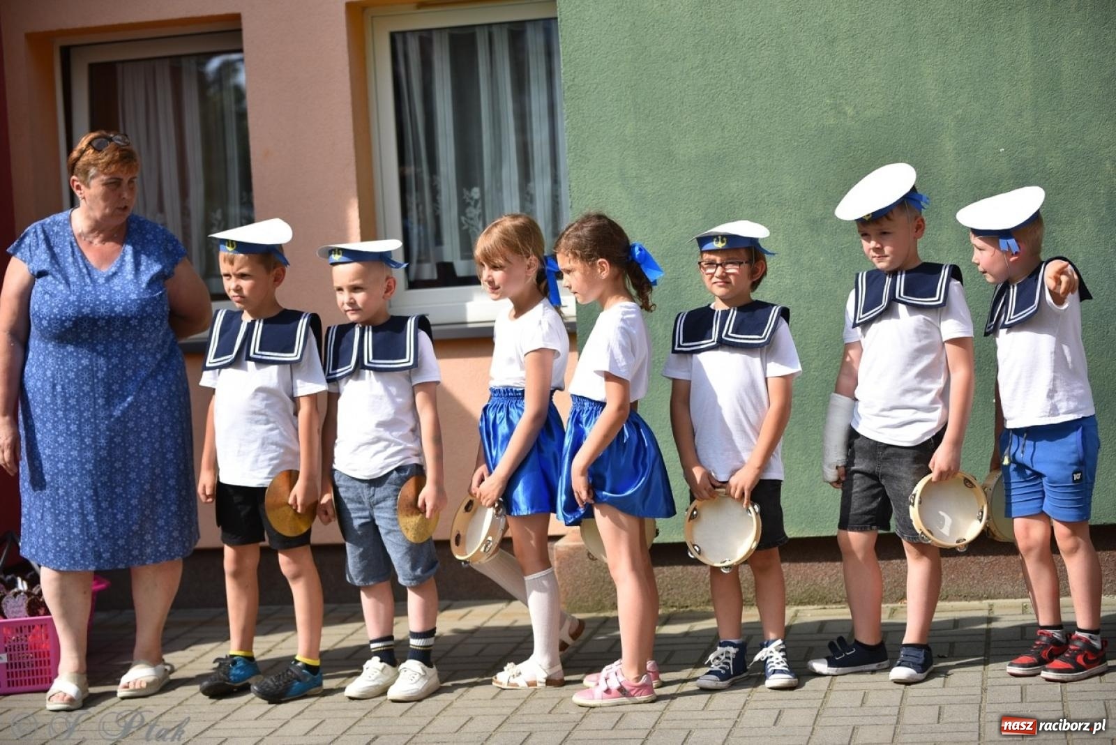 Zdjęcie w galerii na portalu naszraciborz.pl: Radość, śmiech i wspólna zabawa – rodzinny festyn w Przedszkolu nr 26 [FOTO i WIDEO] wiadomości z regionu