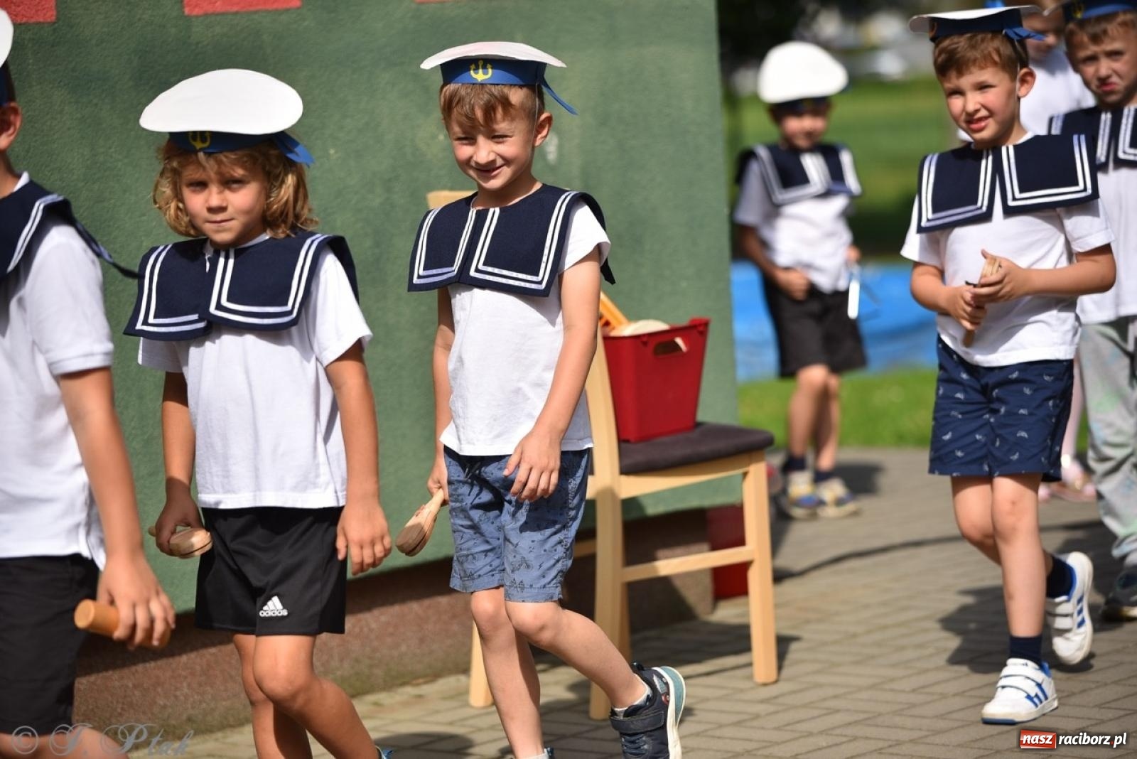 Zdjęcie w galerii na portalu naszraciborz.pl: Radość, śmiech i wspólna zabawa – rodzinny festyn w Przedszkolu nr 26 [FOTO i WIDEO] wiadomości z regionu