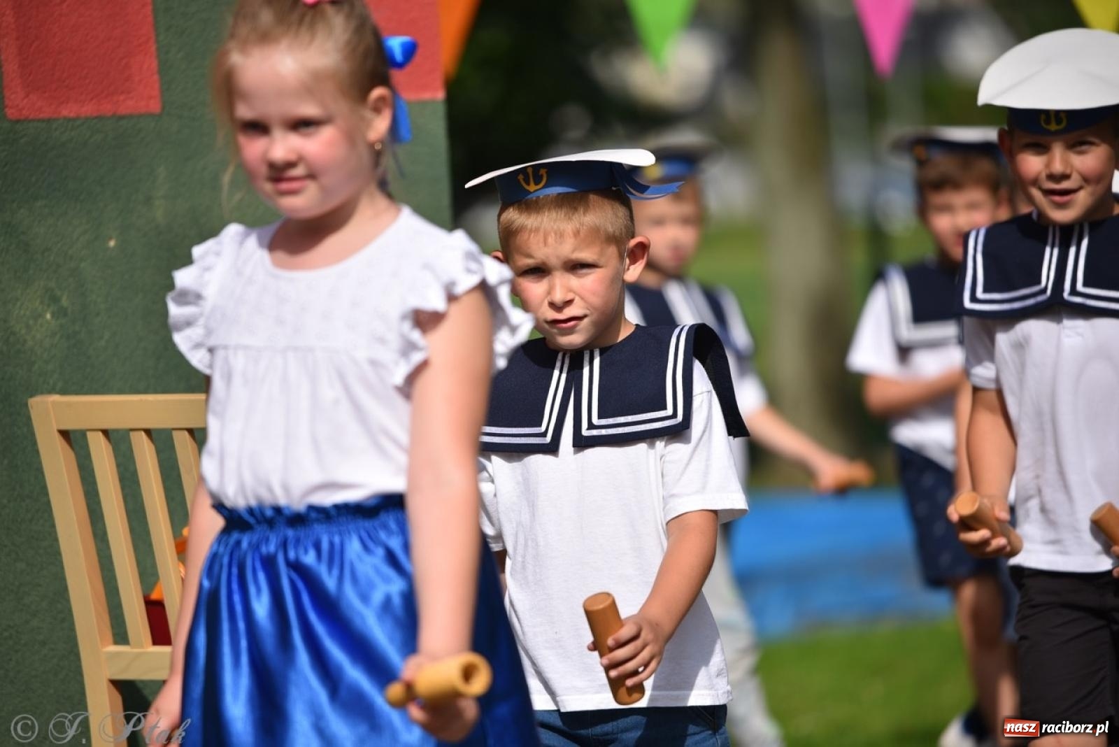 Zdjęcie w galerii na portalu naszraciborz.pl: Radość, śmiech i wspólna zabawa – rodzinny festyn w Przedszkolu nr 26 [FOTO i WIDEO] wiadomości z regionu