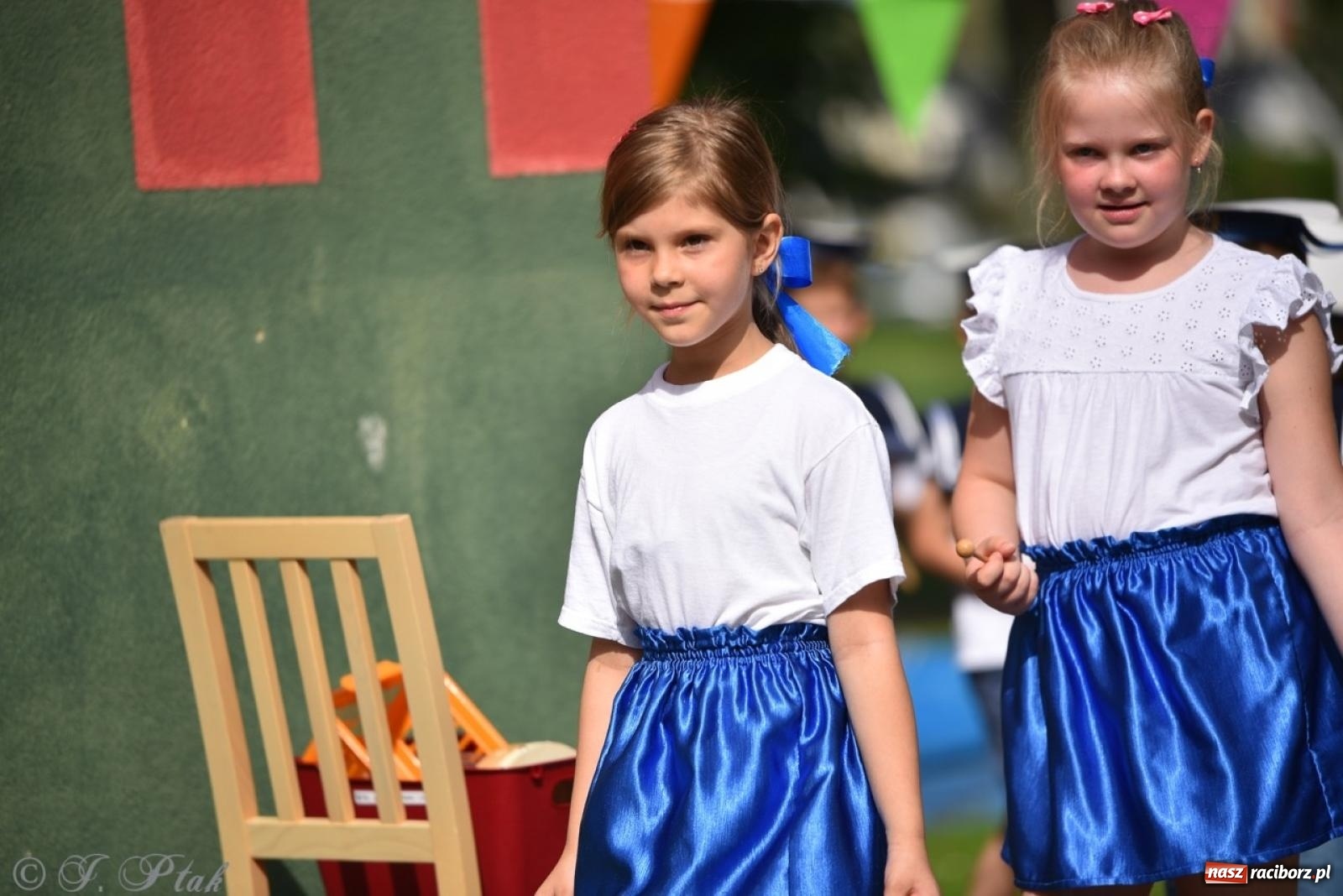 Zdjęcie w galerii na portalu naszraciborz.pl: Radość, śmiech i wspólna zabawa – rodzinny festyn w Przedszkolu nr 26 [FOTO i WIDEO] wiadomości z regionu