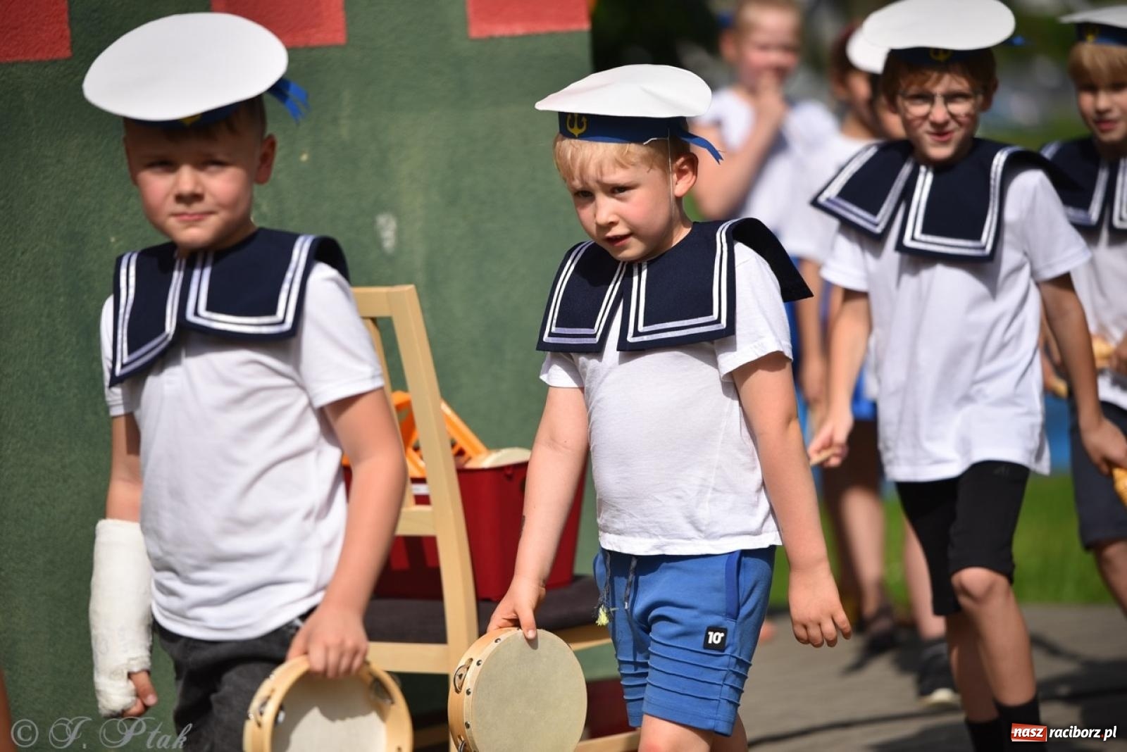 Zdjęcie w galerii na portalu naszraciborz.pl: Radość, śmiech i wspólna zabawa – rodzinny festyn w Przedszkolu nr 26 [FOTO i WIDEO] wiadomości z regionu