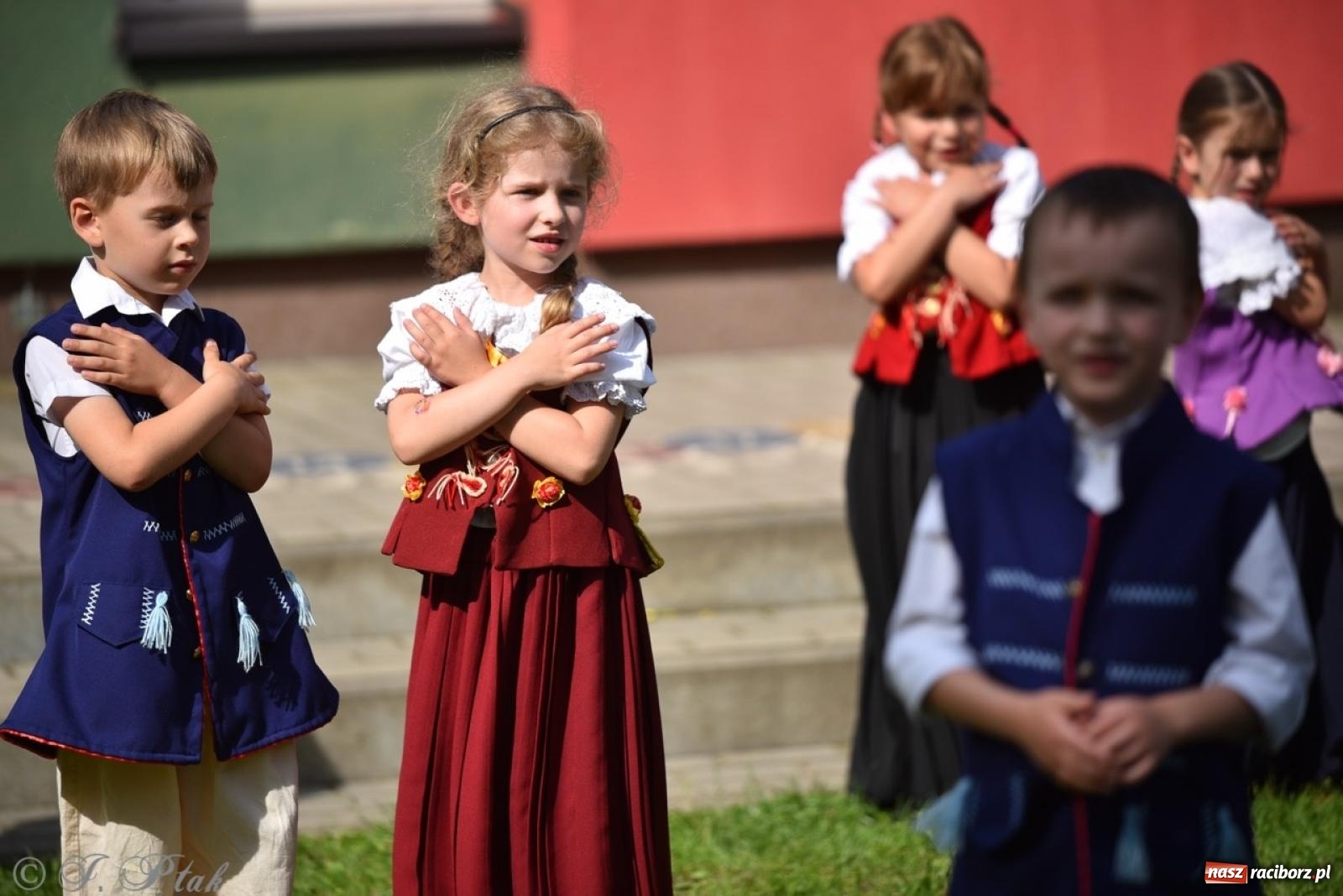Zdjęcie w galerii na portalu naszraciborz.pl: Radość, śmiech i wspólna zabawa – rodzinny festyn w Przedszkolu nr 26 [FOTO i WIDEO] wiadomości z regionu