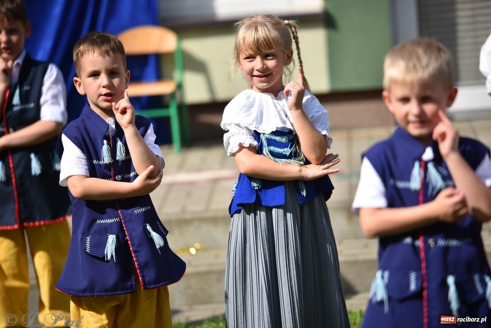 Zdjęcie w galerii na portalu naszraciborz.pl: Radość, śmiech i wspólna zabawa – rodzinny festyn w Przedszkolu nr 26 [FOTO i WIDEO] wiadomości z regionu