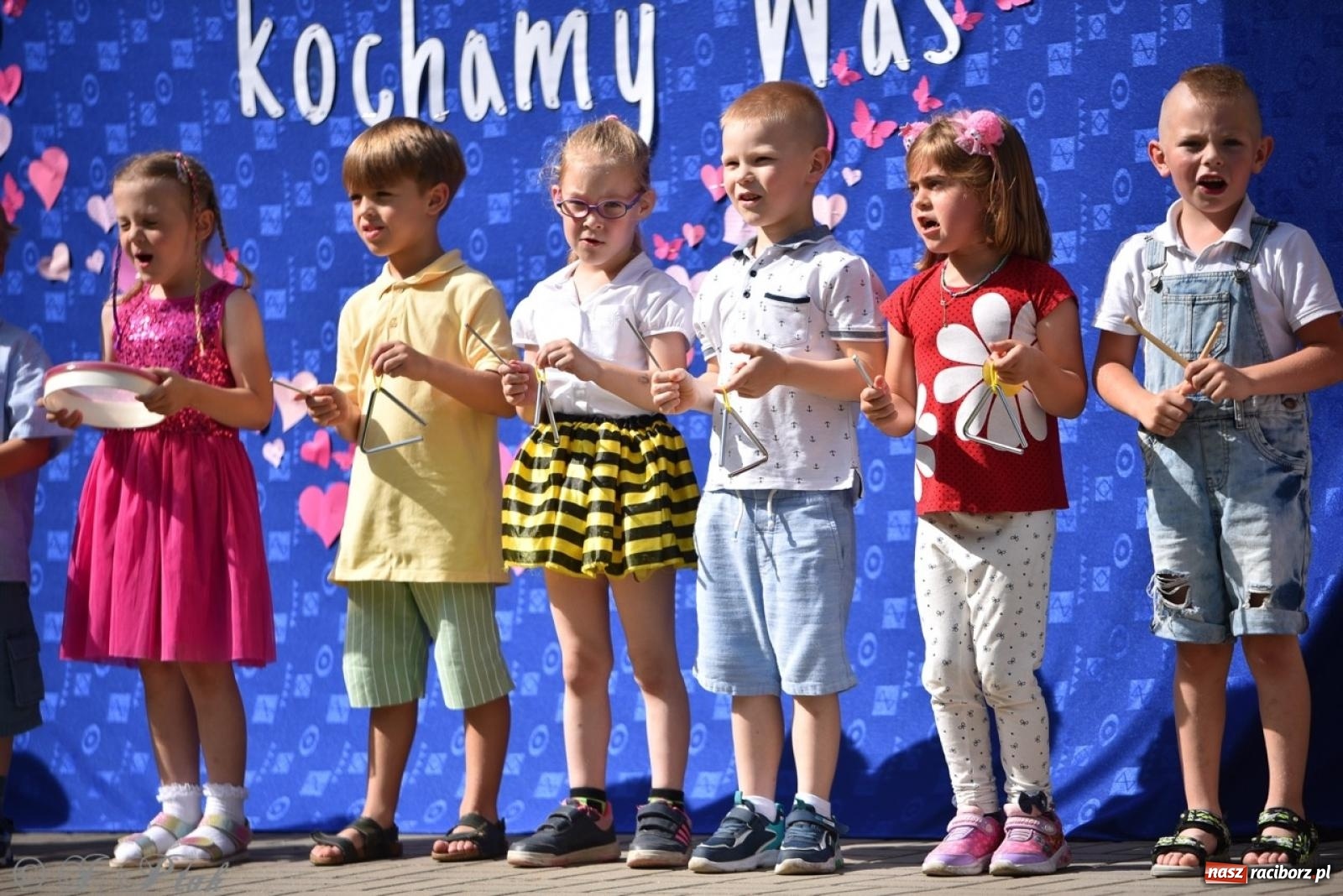 Zdjęcie w galerii na portalu naszraciborz.pl: Radość, śmiech i wspólna zabawa – rodzinny festyn w Przedszkolu nr 26 [FOTO i WIDEO] wiadomości z regionu