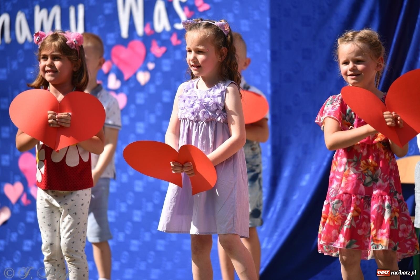 Zdjęcie w galerii na portalu naszraciborz.pl: Radość, śmiech i wspólna zabawa – rodzinny festyn w Przedszkolu nr 26 [FOTO i WIDEO] wiadomości z regionu