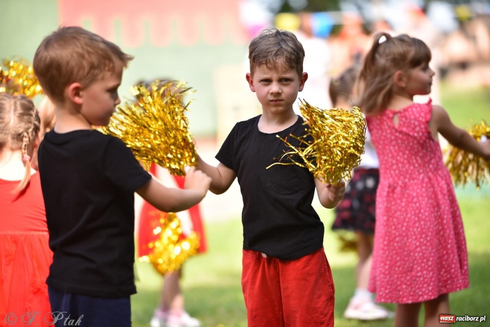 Zdjęcie w galerii na portalu naszraciborz.pl: Radość, śmiech i wspólna zabawa – rodzinny festyn w Przedszkolu nr 26 [FOTO i WIDEO] wiadomości z regionu