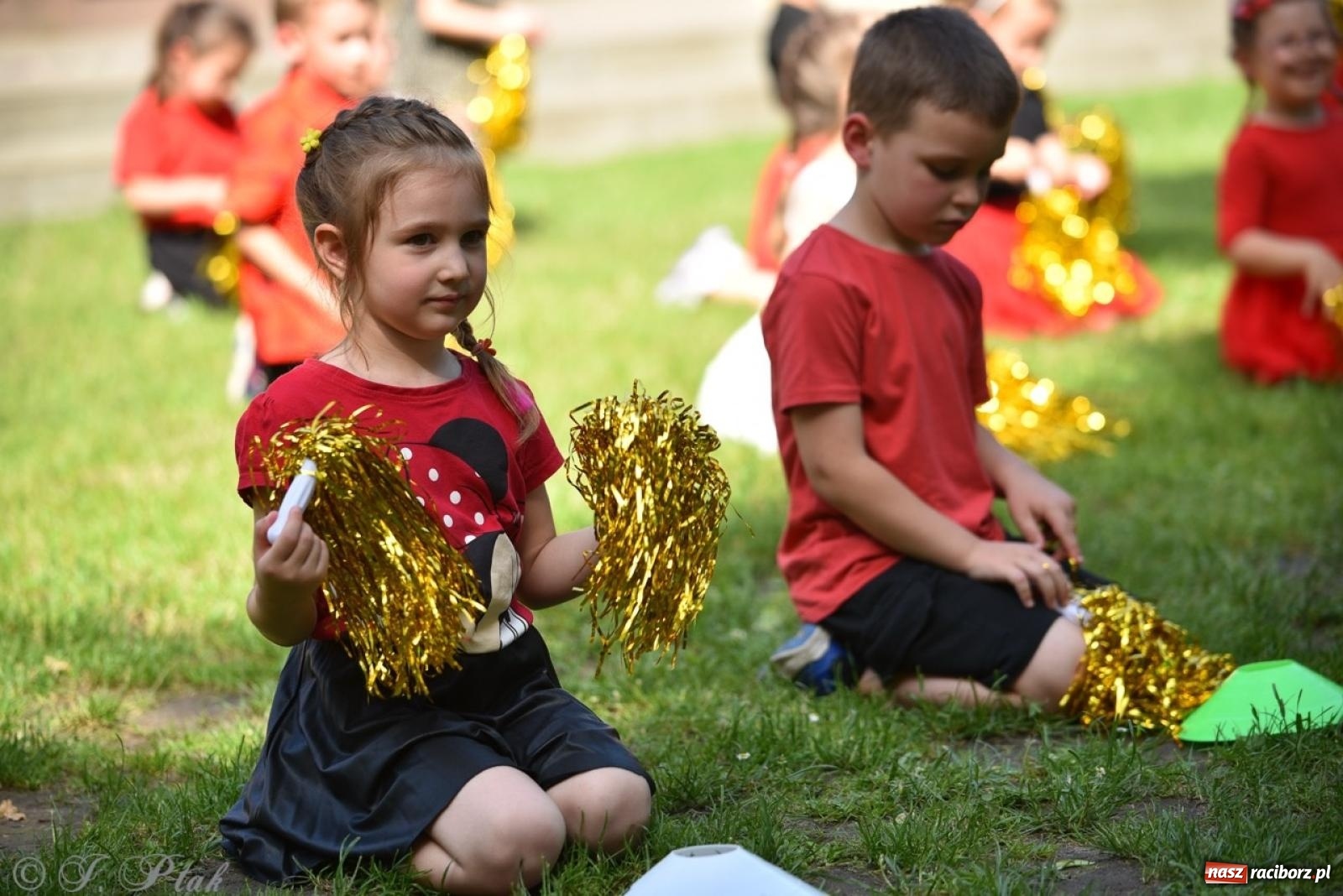 Zdjęcie w galerii na portalu naszraciborz.pl: Radość, śmiech i wspólna zabawa – rodzinny festyn w Przedszkolu nr 26 [FOTO i WIDEO] wiadomości z regionu