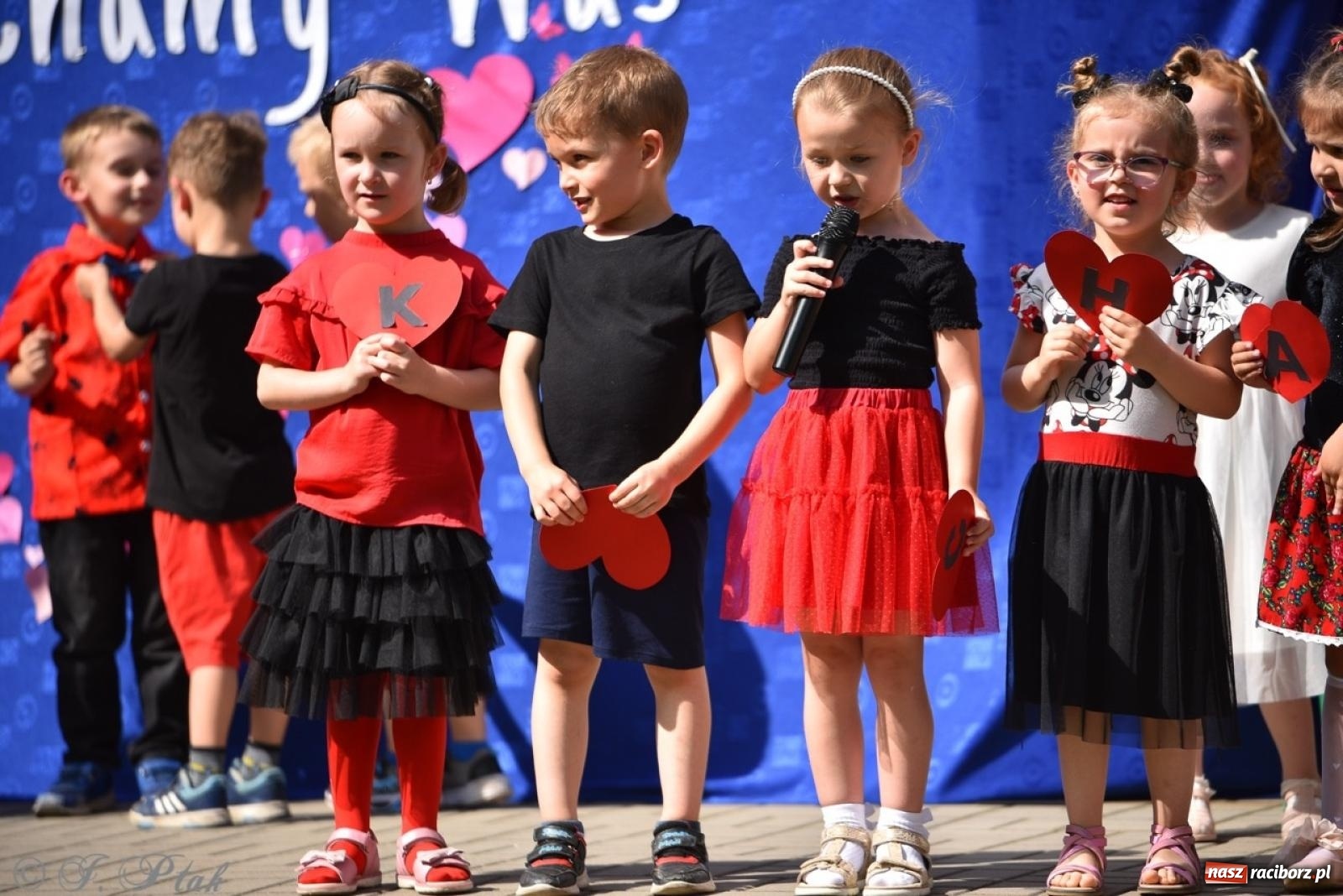 Zdjęcie w galerii na portalu naszraciborz.pl: Radość, śmiech i wspólna zabawa – rodzinny festyn w Przedszkolu nr 26 [FOTO i WIDEO] wiadomości z regionu
