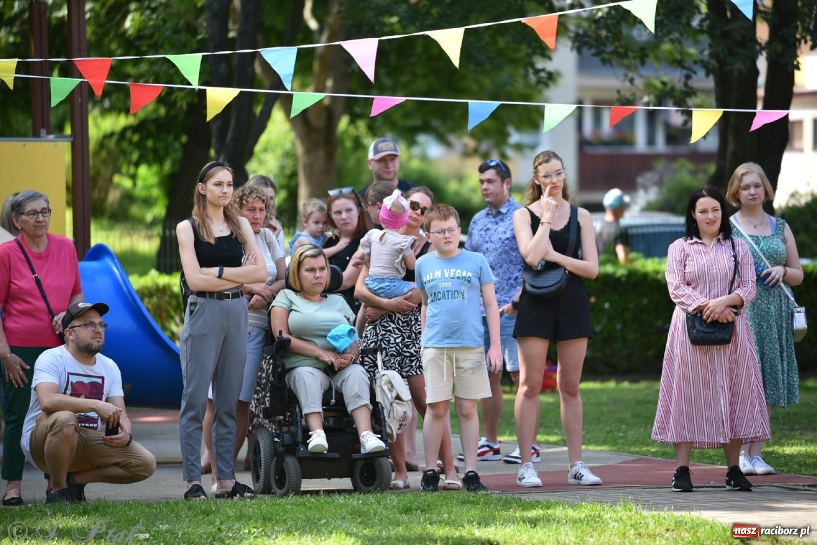 Zdjęcie w galerii na portalu naszraciborz.pl: Radość, śmiech i wspólna zabawa – rodzinny festyn w Przedszkolu nr 26 [FOTO i WIDEO] wiadomości z regionu