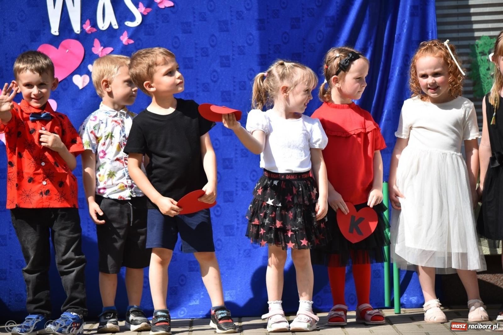 Zdjęcie w galerii na portalu naszraciborz.pl: Radość, śmiech i wspólna zabawa – rodzinny festyn w Przedszkolu nr 26 [FOTO i WIDEO] wiadomości z regionu