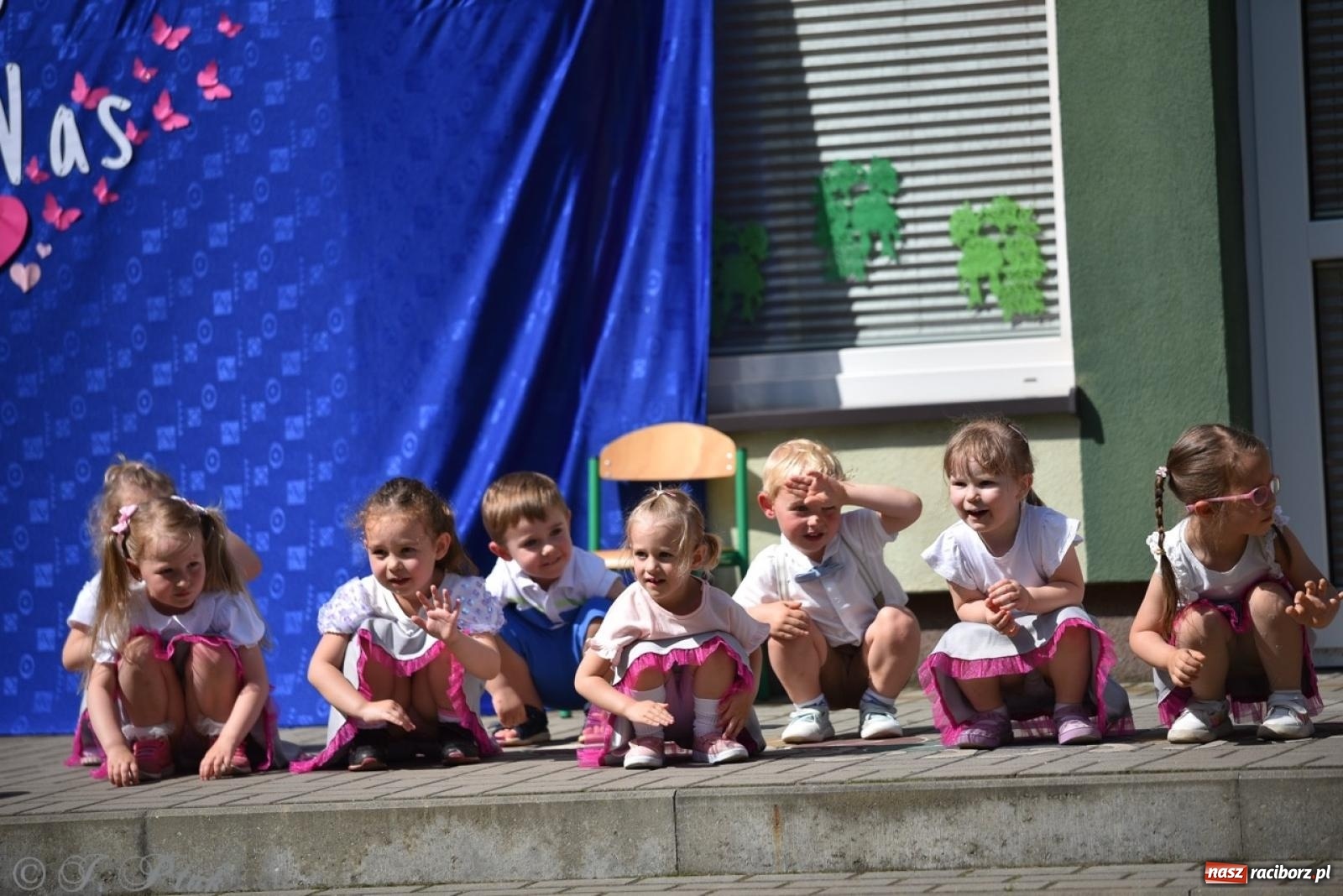 Zdjęcie w galerii na portalu naszraciborz.pl: Radość, śmiech i wspólna zabawa – rodzinny festyn w Przedszkolu nr 26 [FOTO i WIDEO] wiadomości z regionu