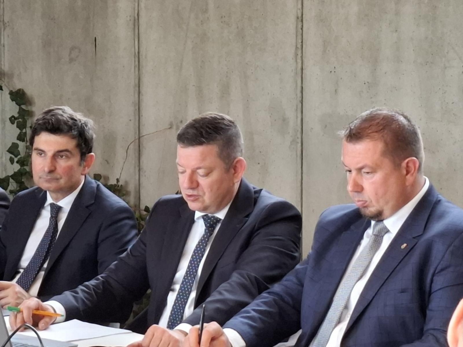 Zdjęcie w galerii na portalu naszraciborz.pl: Zdrowie i drogi tematem obrad konwentu powiatów województwa śląskiego wiadomości z regionu