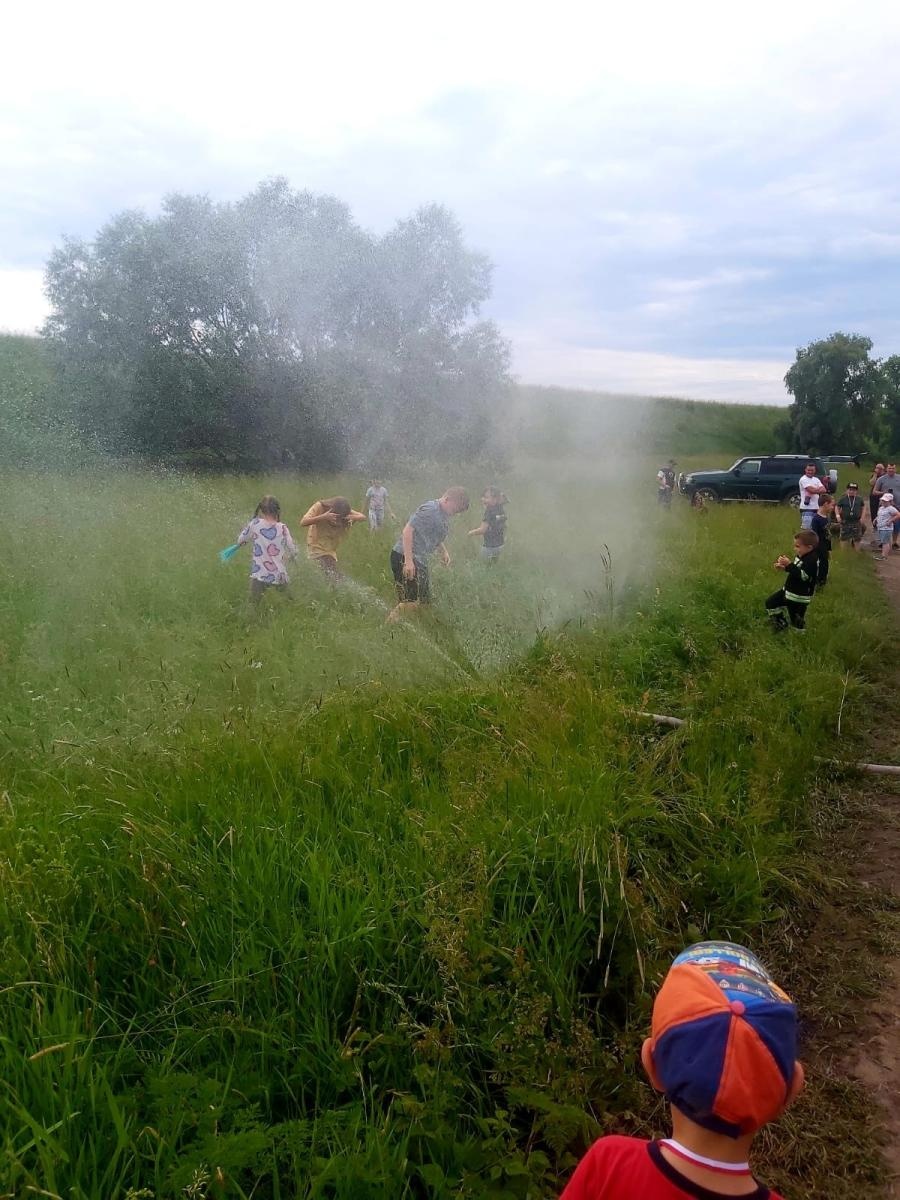 Zdjęcie w galerii na portalu naszraciborz.pl: Dziecięca radość nad wodą – udany festyn wędkarski z okazji Dnia Dziecka wiadomości z regionu