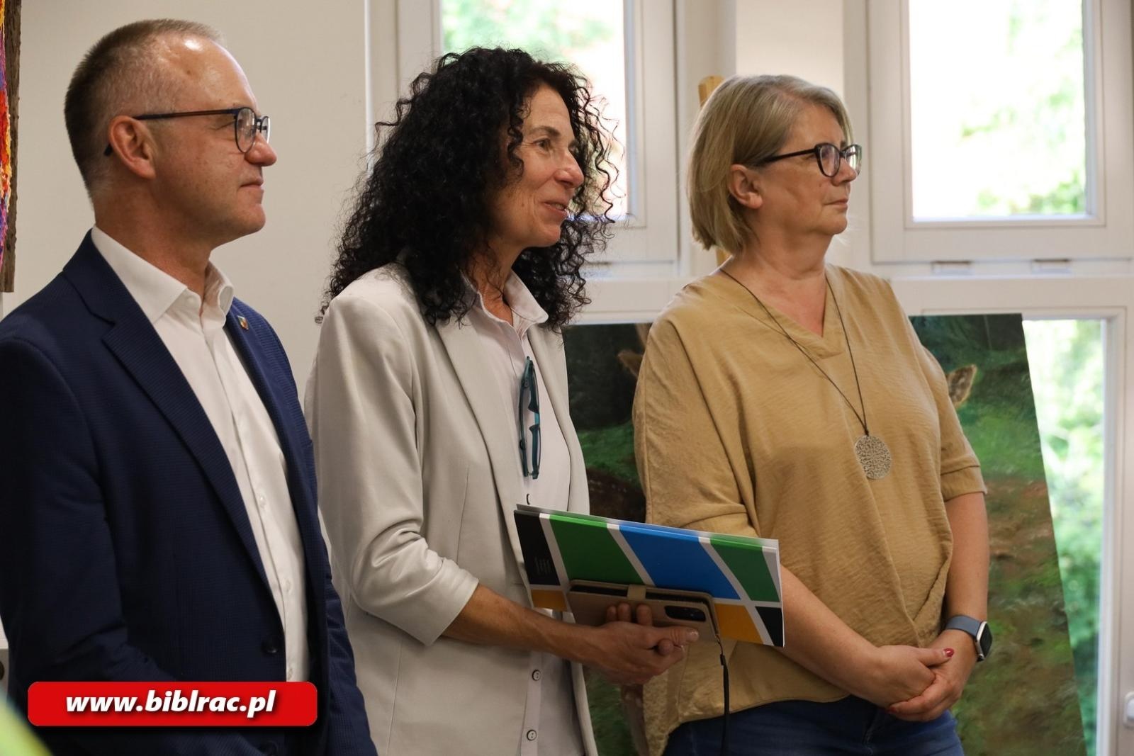 Zdjęcie w galerii na portalu naszraciborz.pl: Dialog form - podsumowanie pracy twórczej uczniów Plastyka wiadomości z regionu